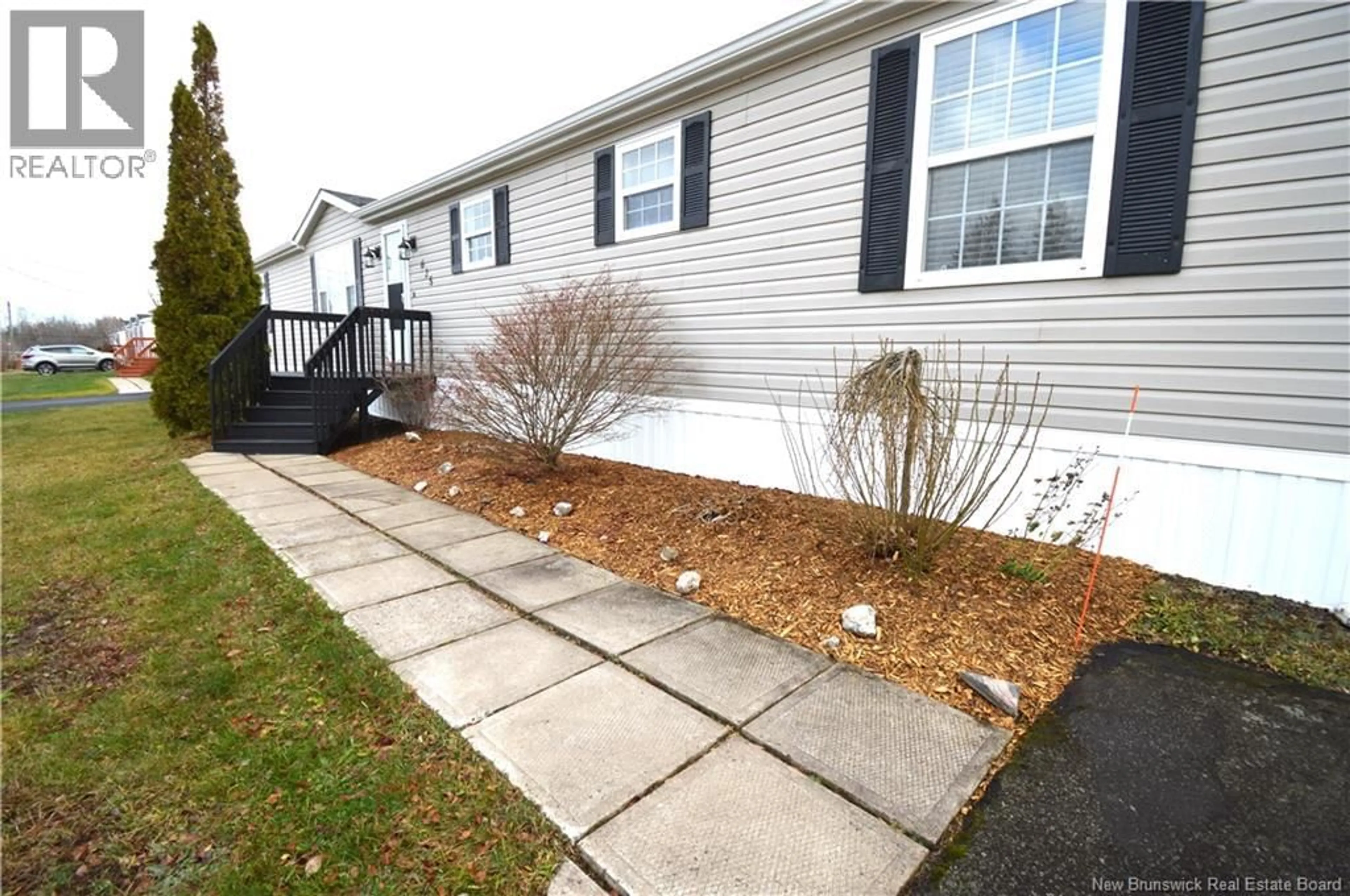 Home with vinyl exterior material, street for 625 CHAMPLAIN ST, Shediac New Brunswick E4P9C8