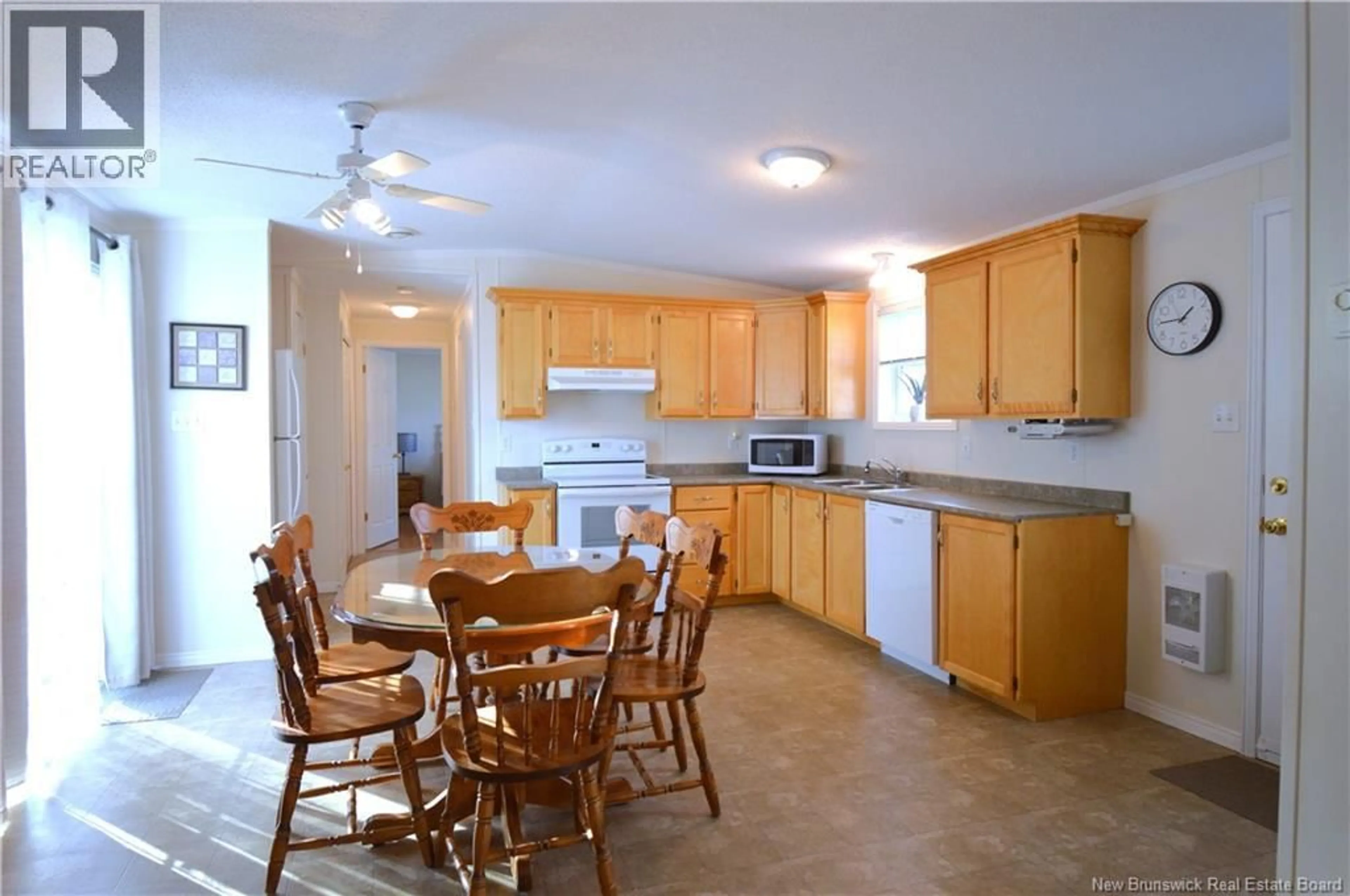 Standard kitchen, unknown for 625 CHAMPLAIN ST, Shediac New Brunswick E4P9C8