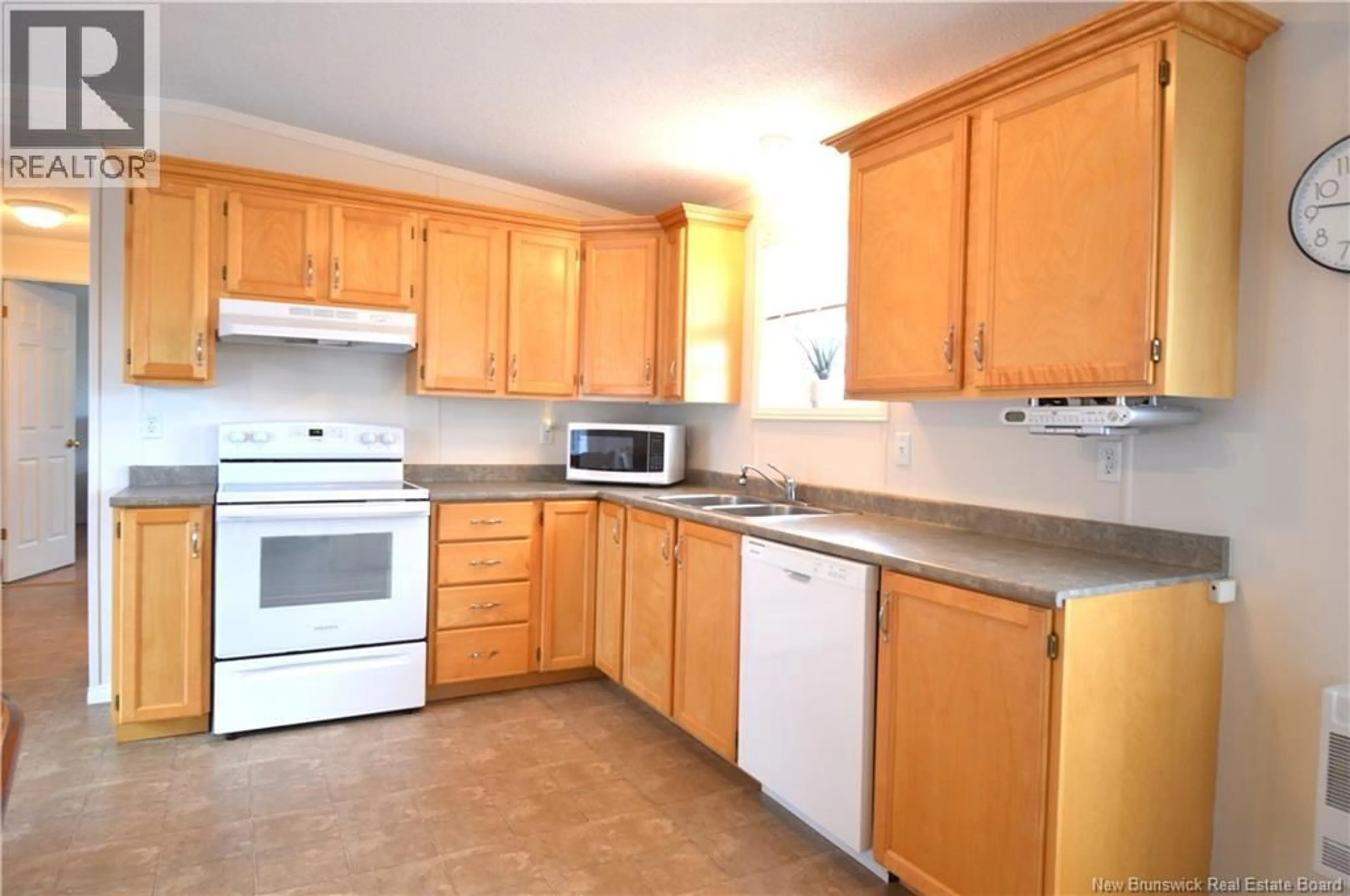 Standard kitchen, unknown for 625 CHAMPLAIN ST, Shediac New Brunswick E4P9C8