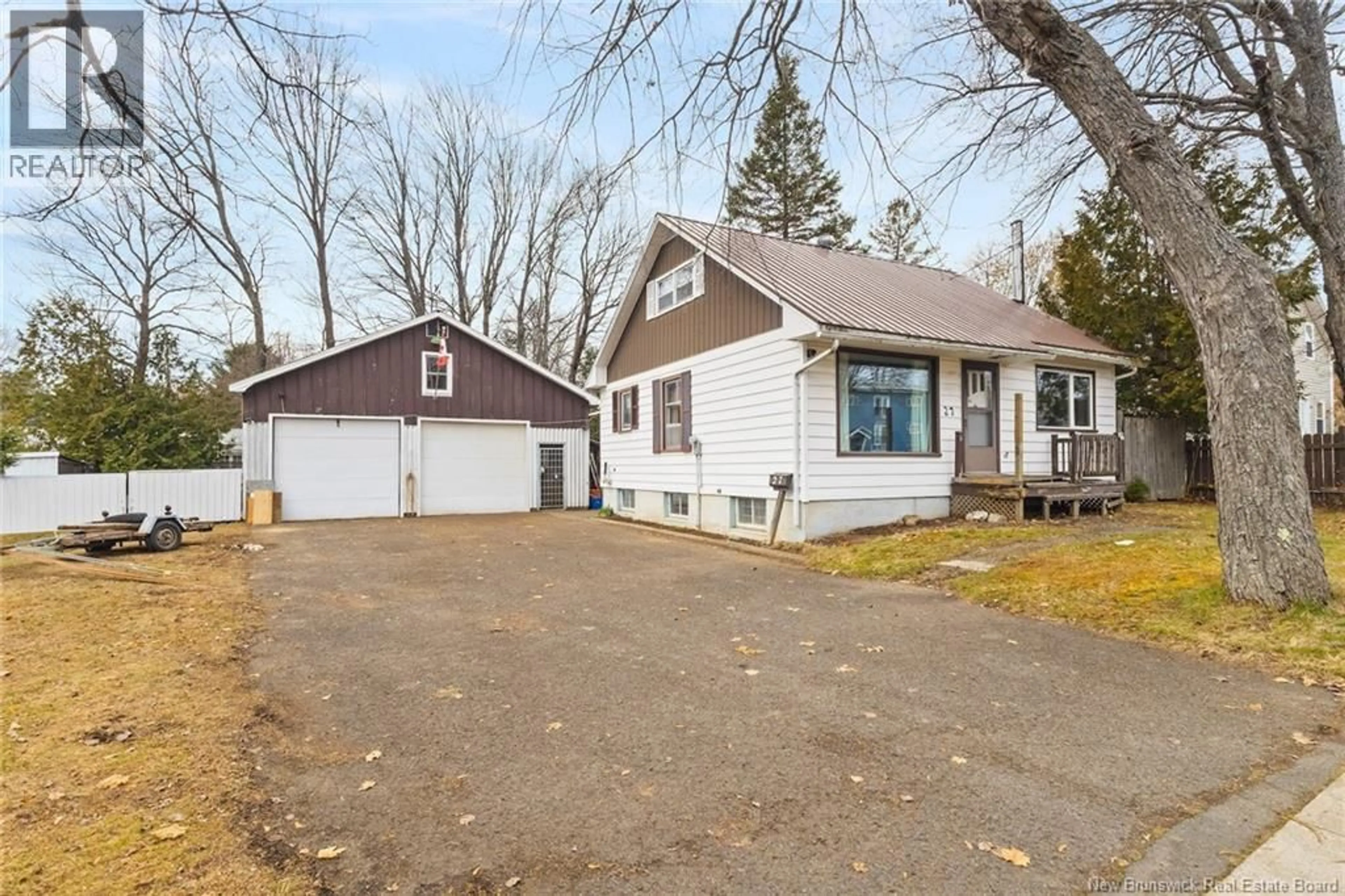Home with vinyl exterior material, street for 27 YOUNG STREET, Fredericton New Brunswick E3A3Y3