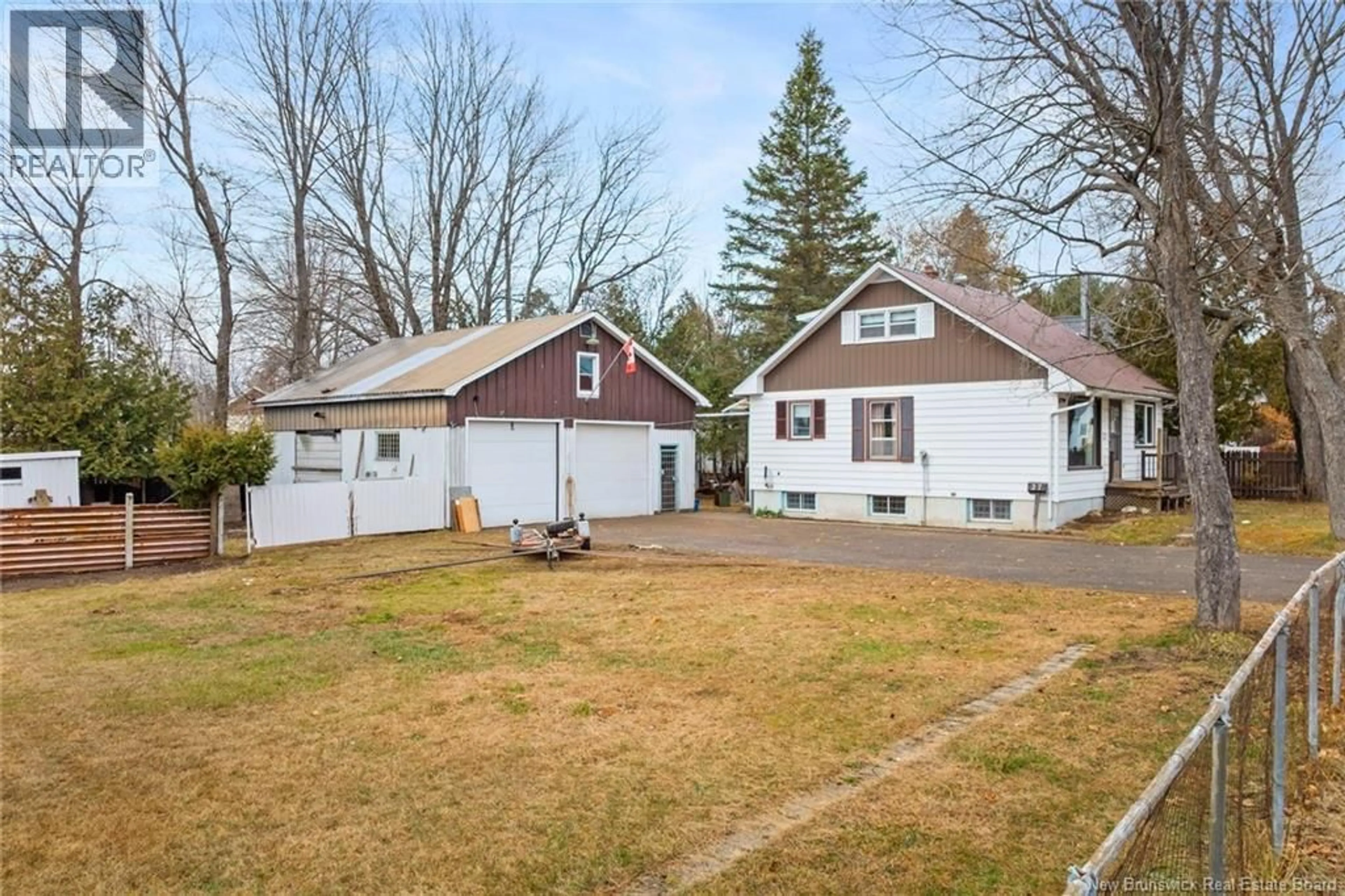 A pic from outside/outdoor area/front of a property/back of a property/a pic from drone, street for 27 YOUNG STREET, Fredericton New Brunswick E3A3Y3