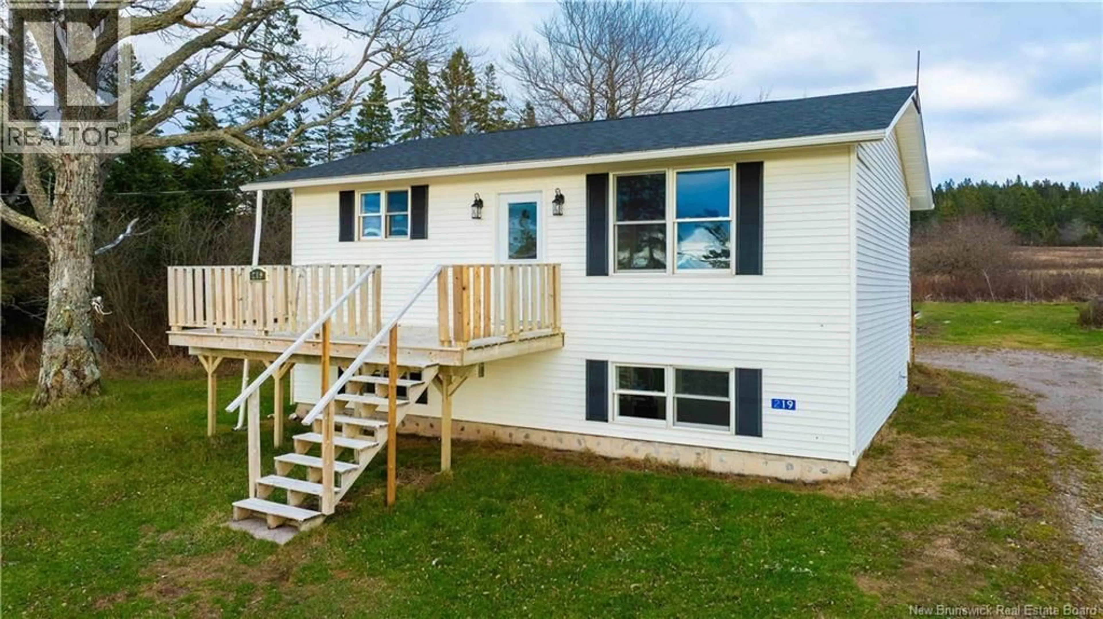 Home with vinyl exterior material, unknown for 219 MACES BAY ROAD, Maces Bay New Brunswick E5J1S5