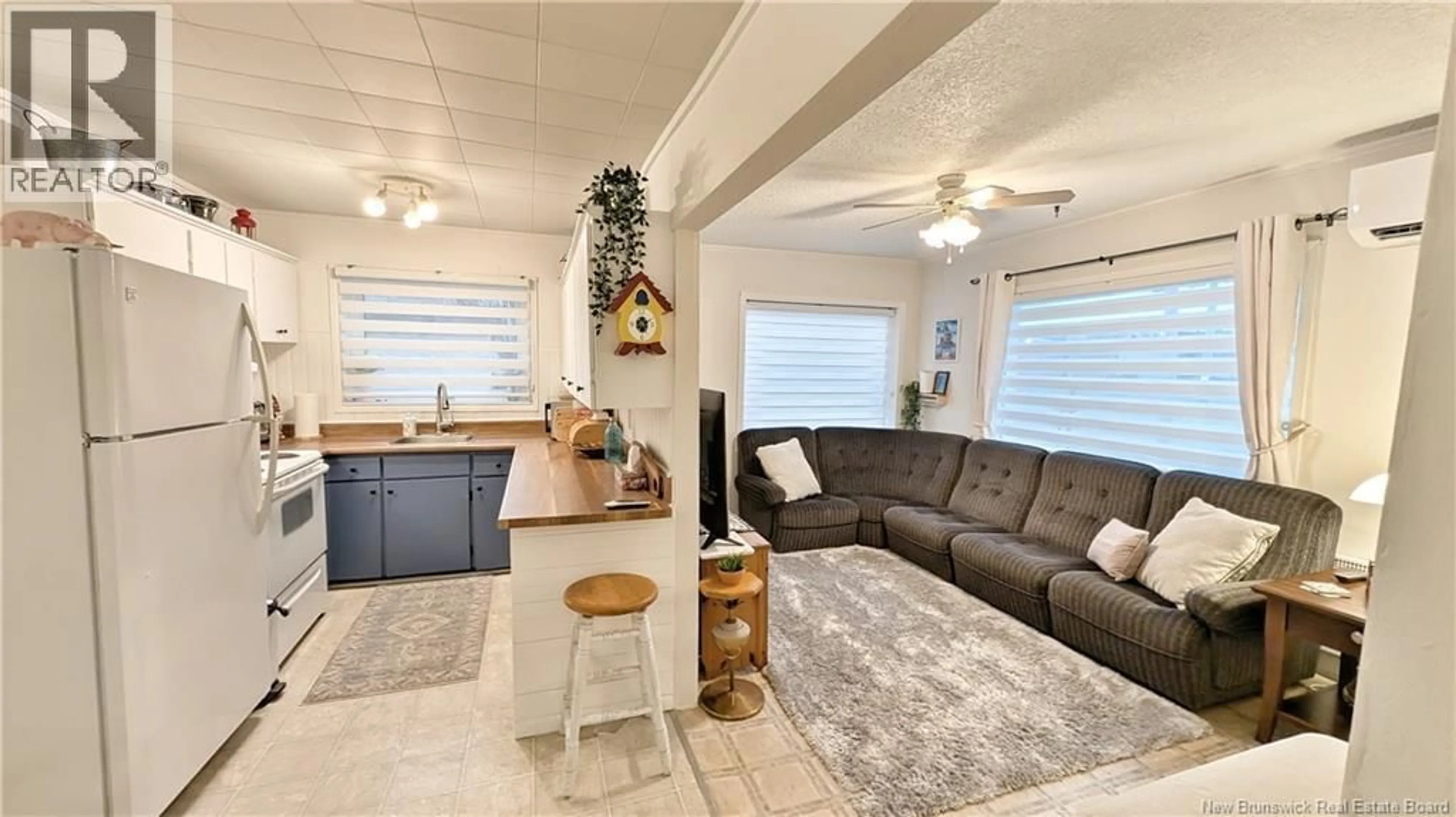 Living room with furniture, ceramic/tile floor for 1736 RUE CHÂTILLON, Maisonnette New Brunswick E8N1X3