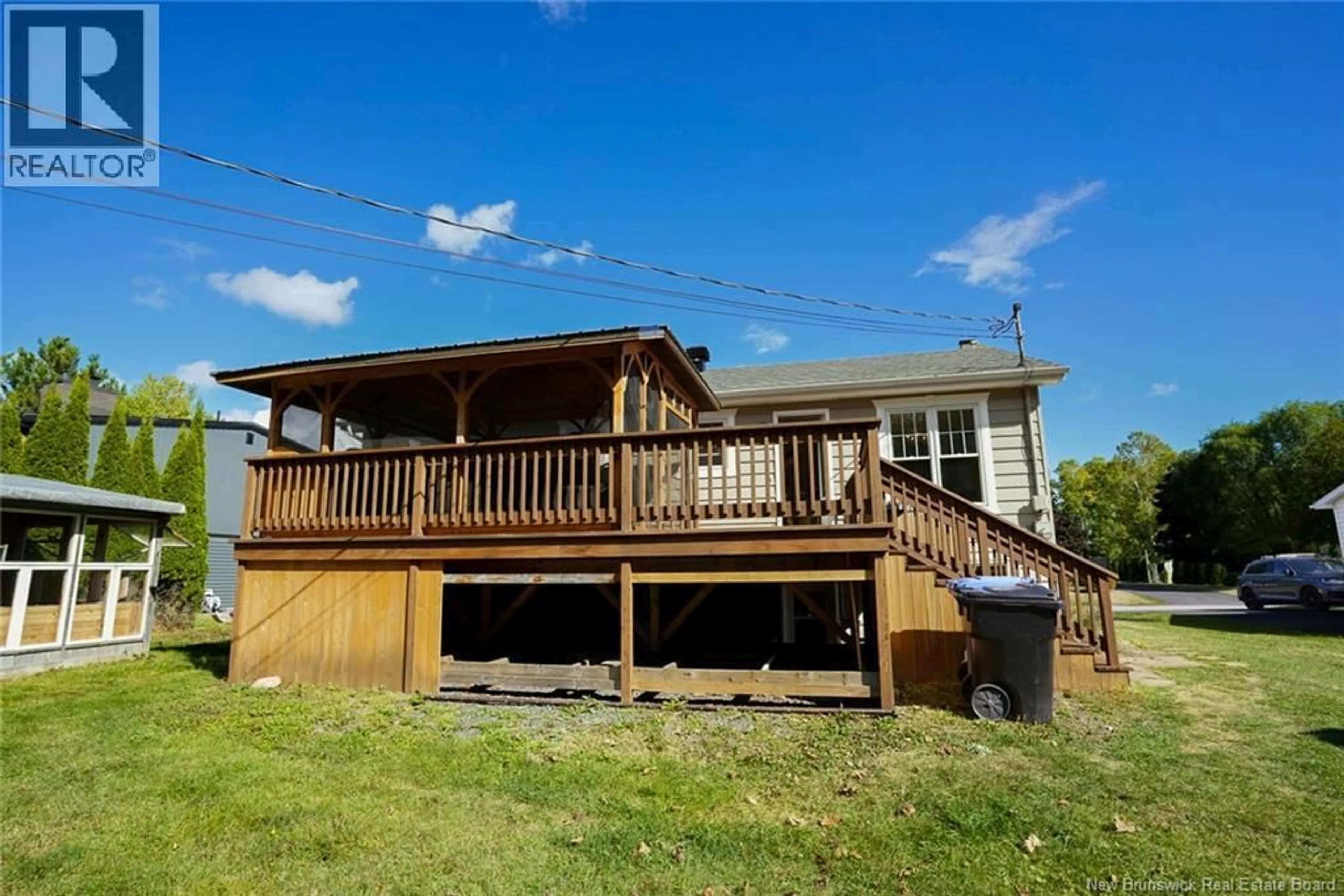 A pic from outside/outdoor area/front of a property/back of a property/a pic from drone, building for 1961 CRAIG AVENUE, Bathurst New Brunswick E2A4Y1