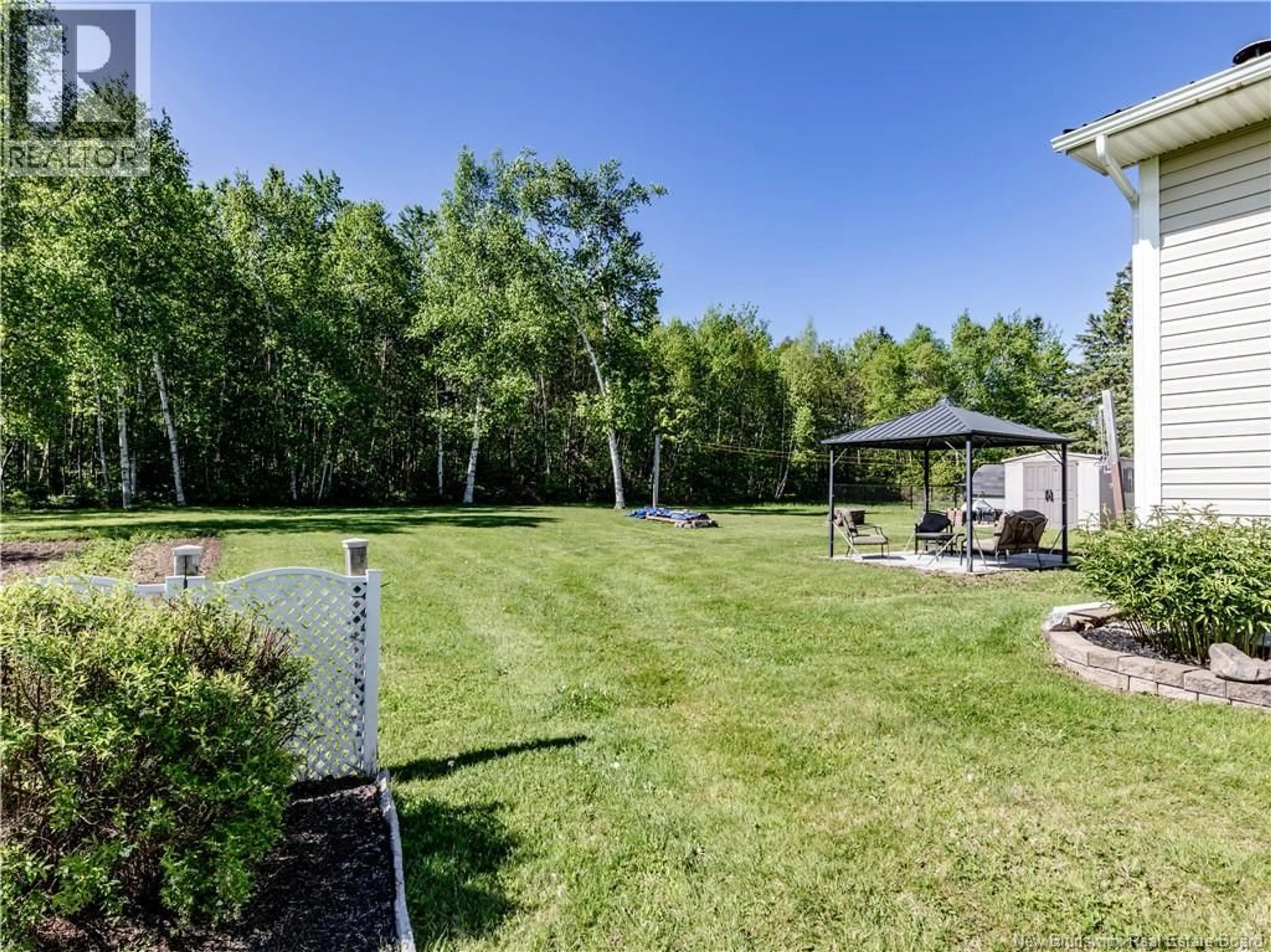 A pic from outside/outdoor area/front of a property/back of a property/a pic from drone, unknown for 117 DE L'EGLISE AVENUE, Saint-Antoine New Brunswick E4V1M2