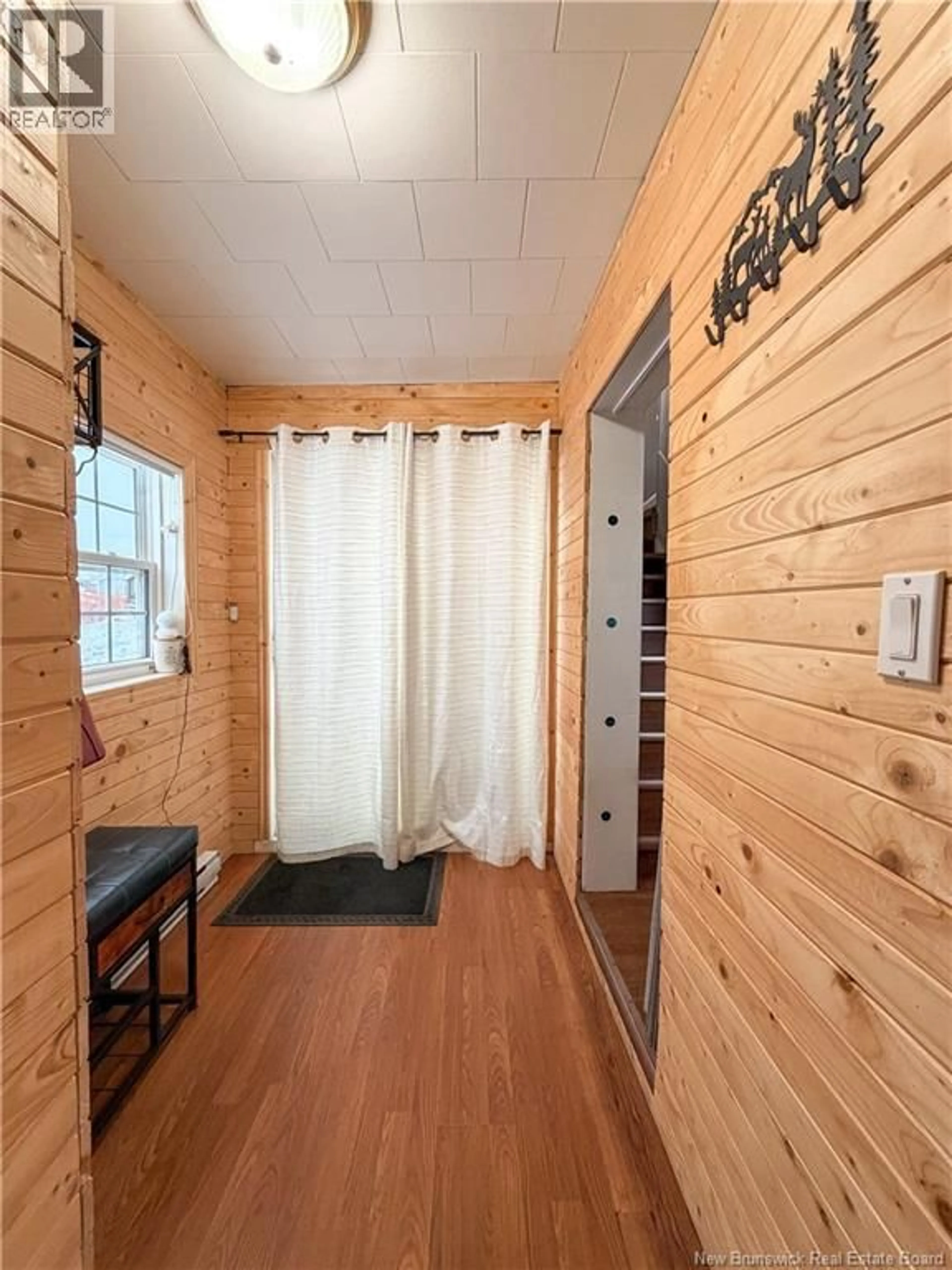 Indoor entryway for 132 LANSDOWNE, Campbellton New Brunswick E3N2M7