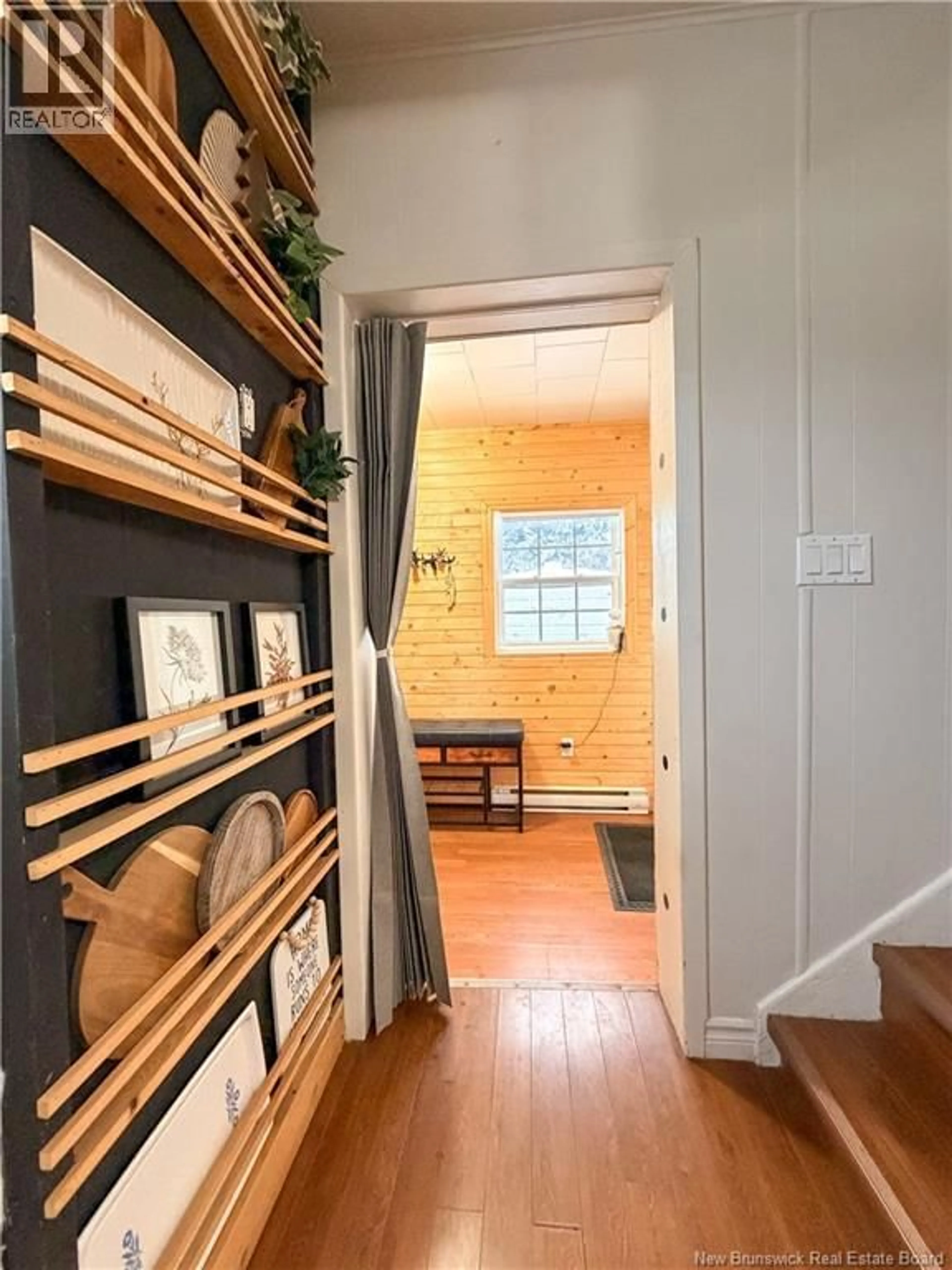 Indoor entryway for 132 LANSDOWNE, Campbellton New Brunswick E3N2M7
