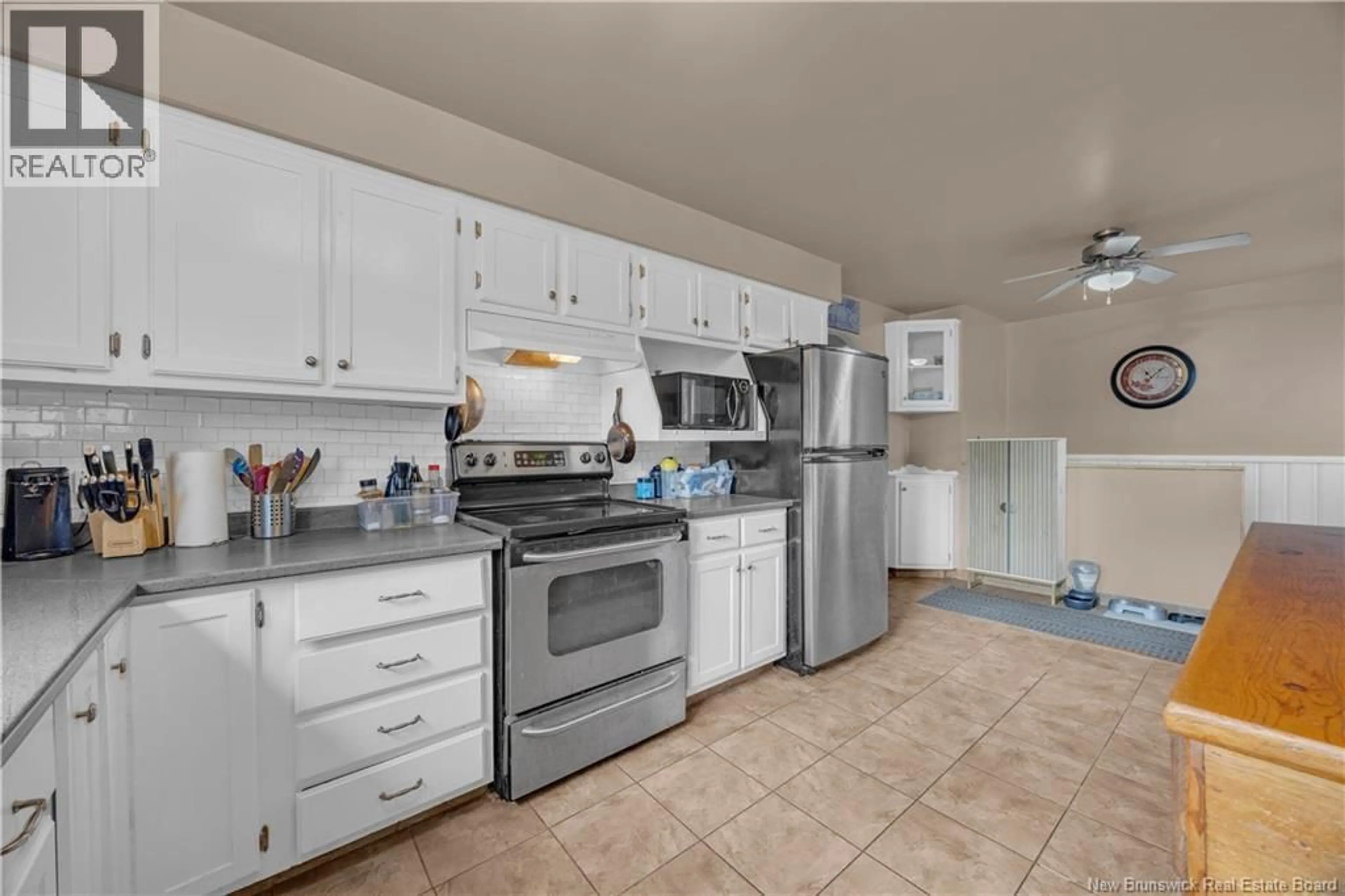 Standard kitchen, ceramic/tile floor for 3657 LOCH LOMOND, Saint John New Brunswick E2N1C1