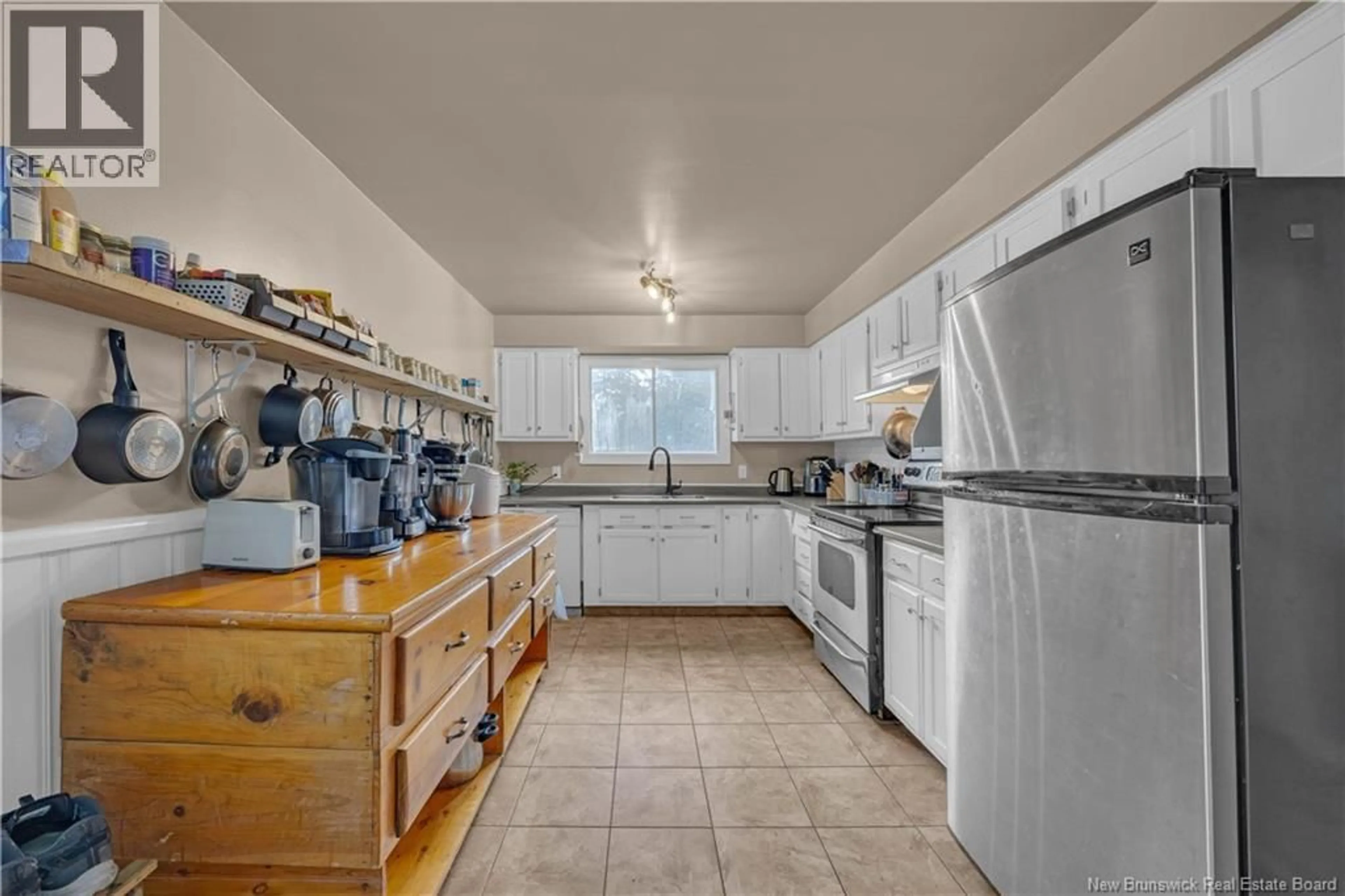 Standard kitchen, ceramic/tile floor for 3657 LOCH LOMOND, Saint John New Brunswick E2N1C1