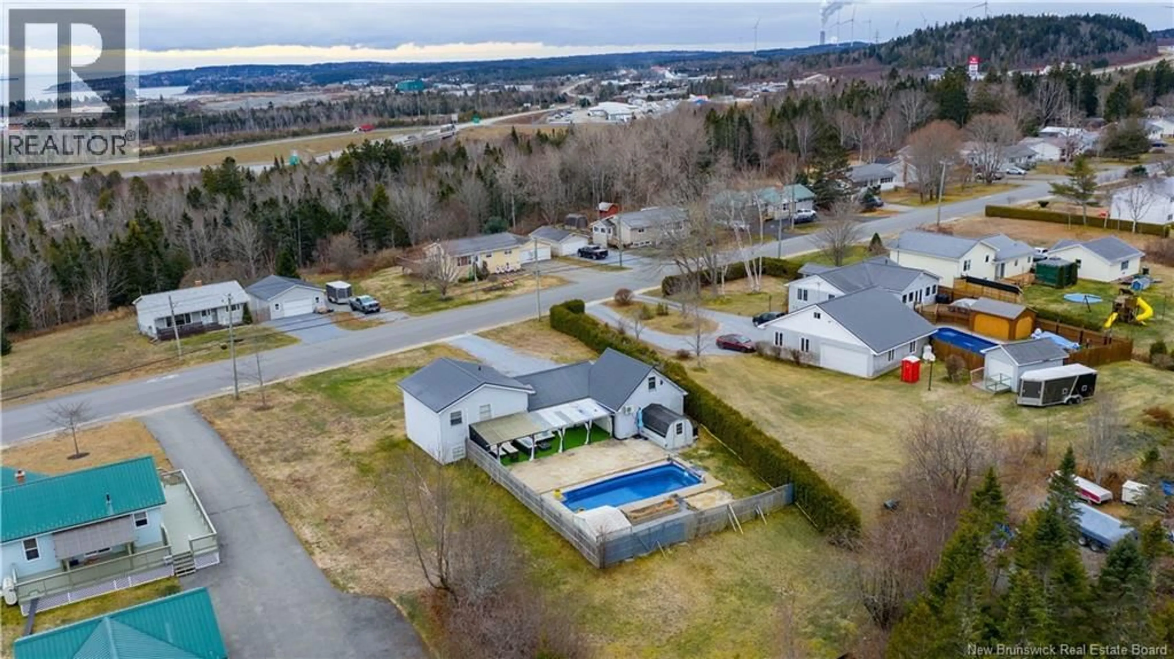 A pic from outside/outdoor area/front of a property/back of a property/a pic from drone, water/lake/river/ocean view for 2360 OCEAN WESTWAY, Saint John New Brunswick E2M5J4
