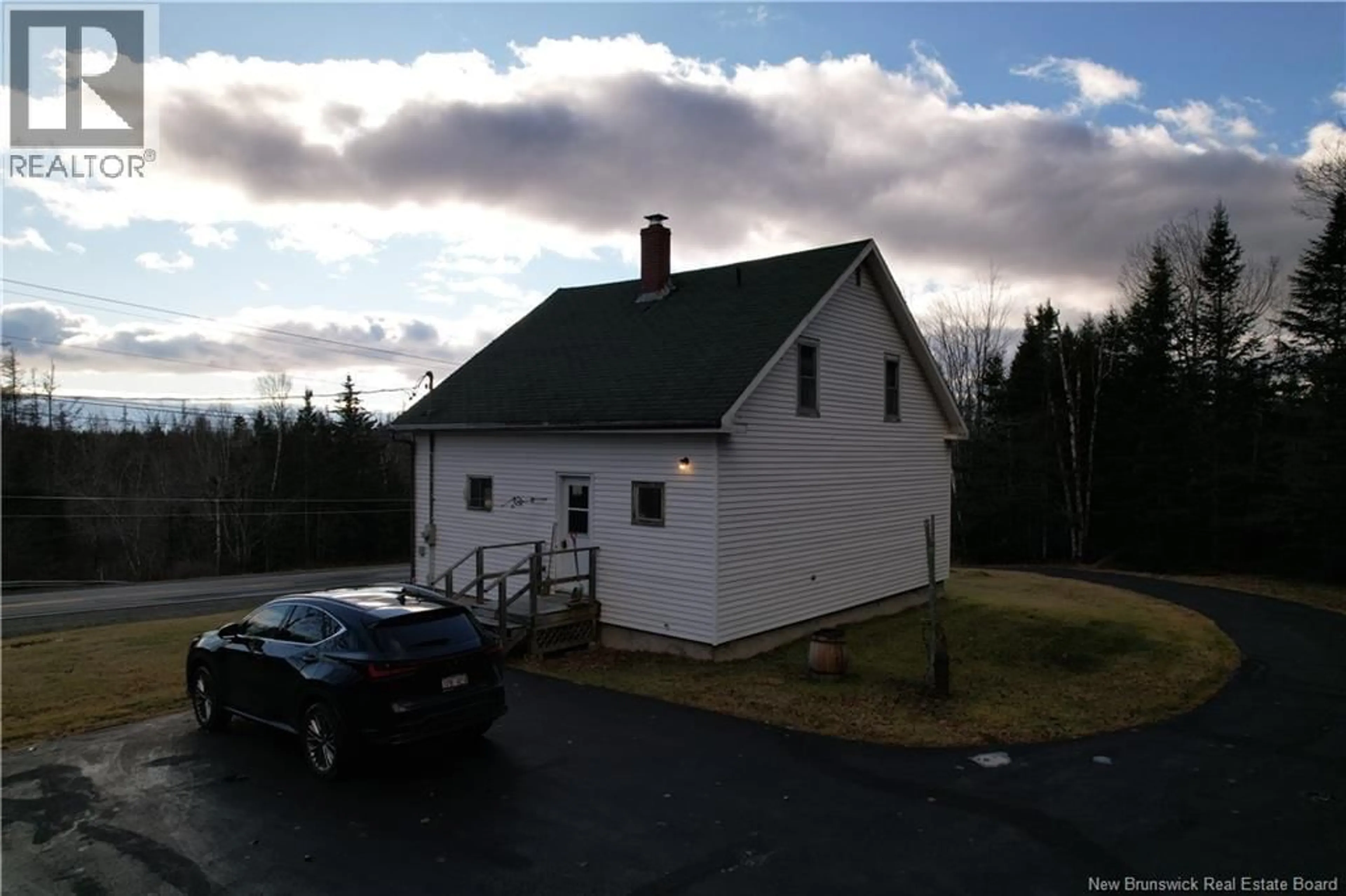 A pic from outside/outdoor area/front of a property/back of a property/a pic from drone, building for 5463 ROUTE 127, Bocabec New Brunswick E5B3H6