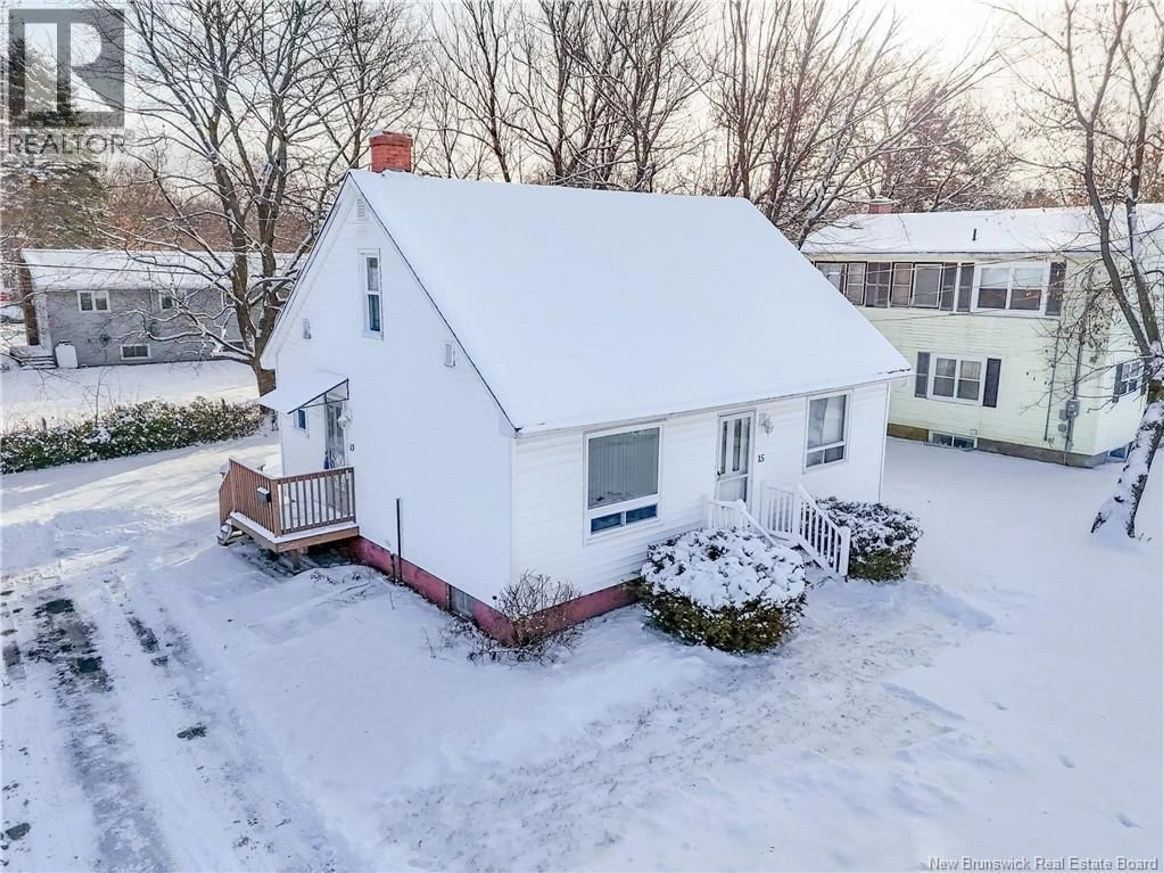 A pic from outside/outdoor area/front of a property/back of a property/a pic from drone, street for 15 FLORAL AVENUE, Fredericton New Brunswick E3A1K8