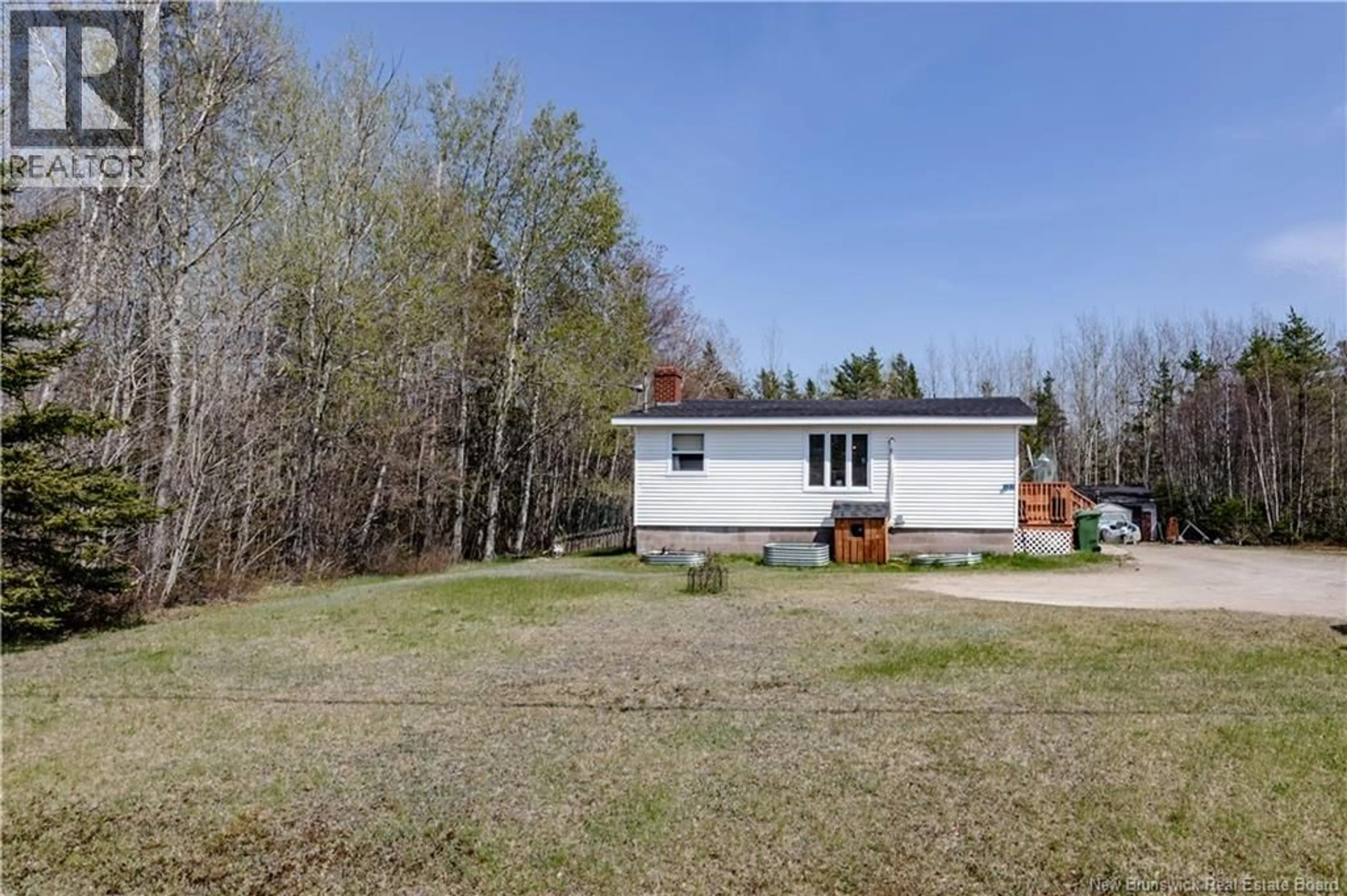 A pic from outside/outdoor area/front of a property/back of a property/a pic from drone, unknown for 130 PIROGUE, Richibouctou-Village New Brunswick E4W1J8