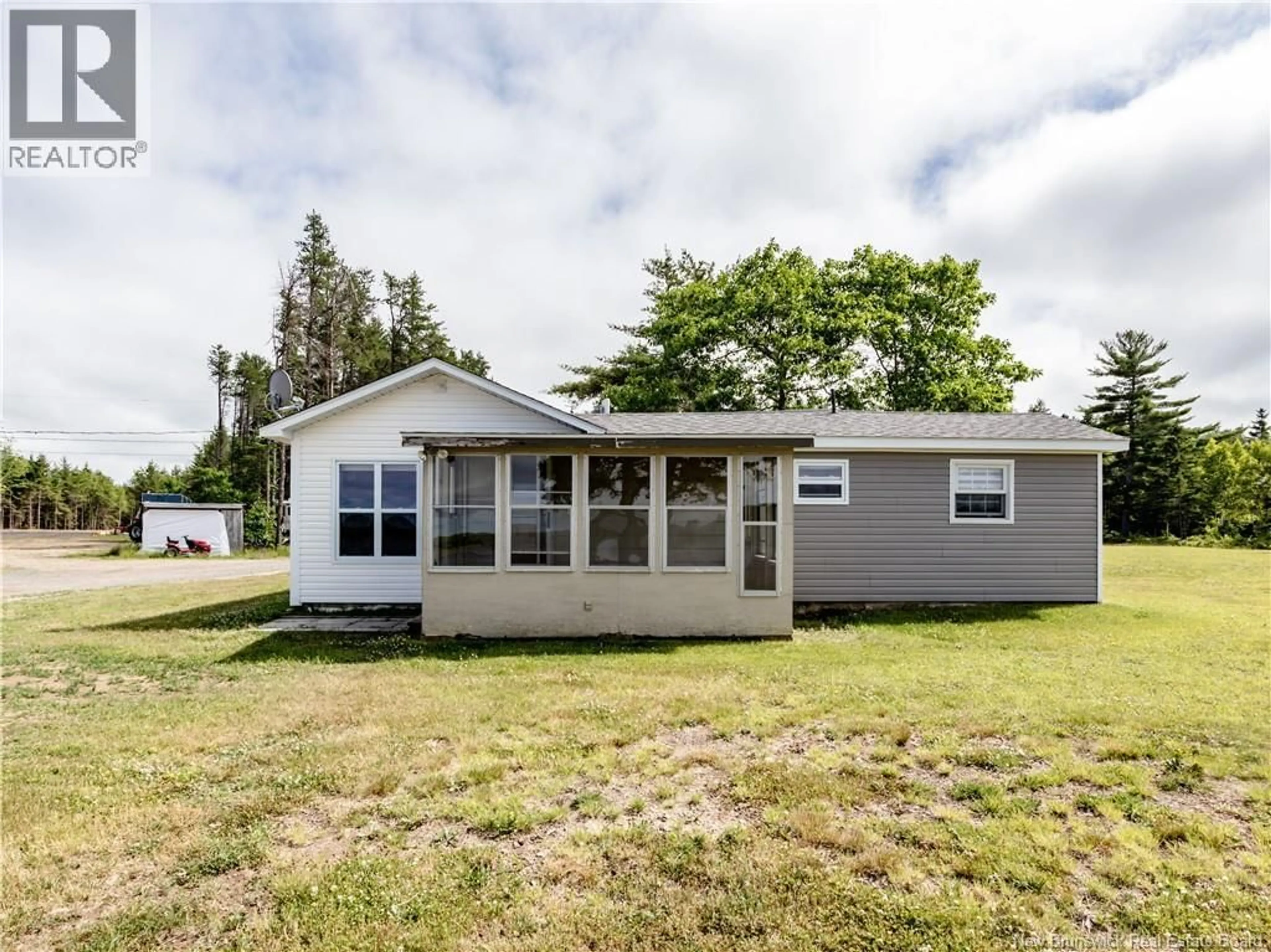 Home with vinyl exterior material, water/lake/river/ocean view for 109 LEGOFF, Richibouctou-Village New Brunswick E4W1A6