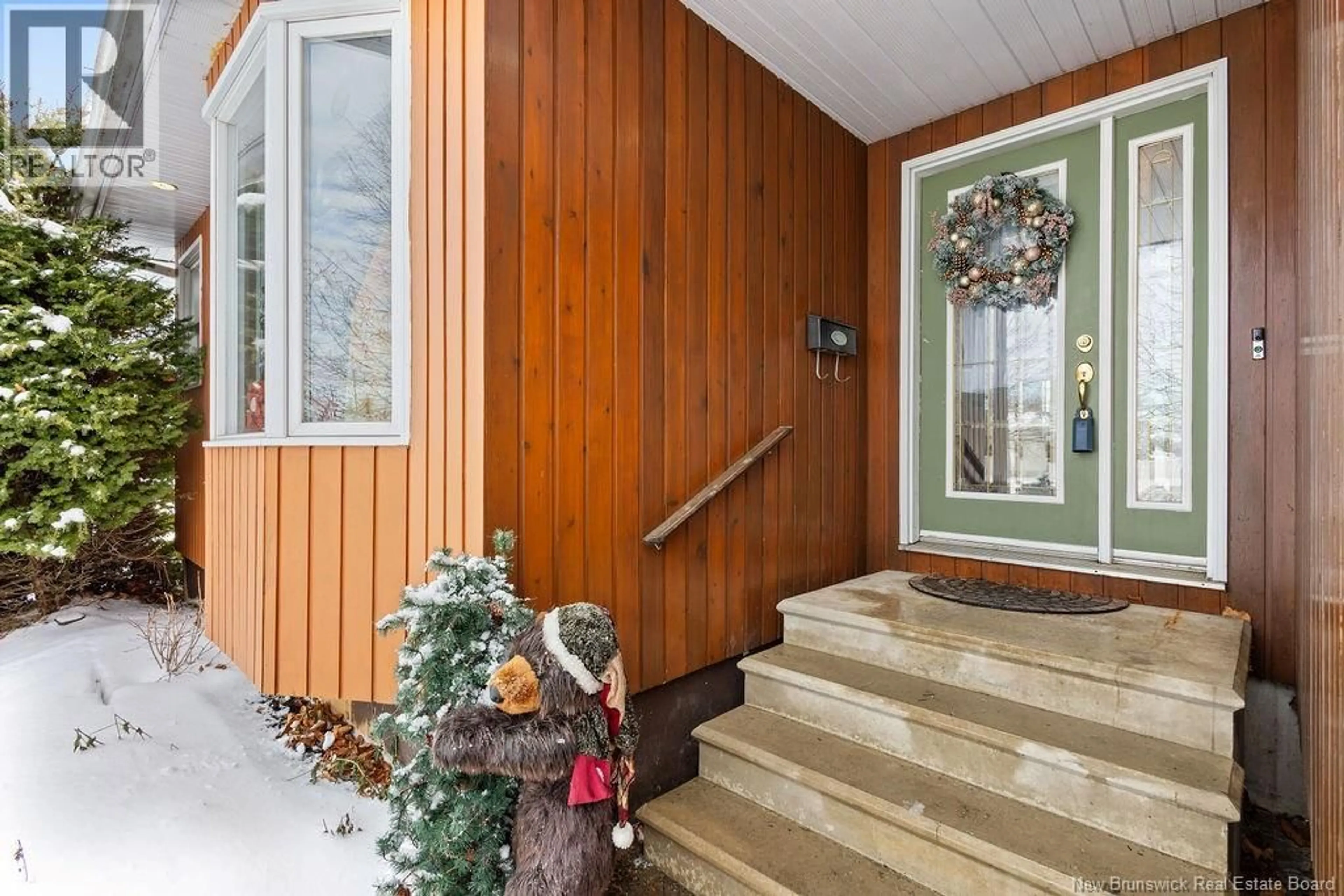 Indoor entryway for 18 FLAM, Miramichi New Brunswick E1N3Y8