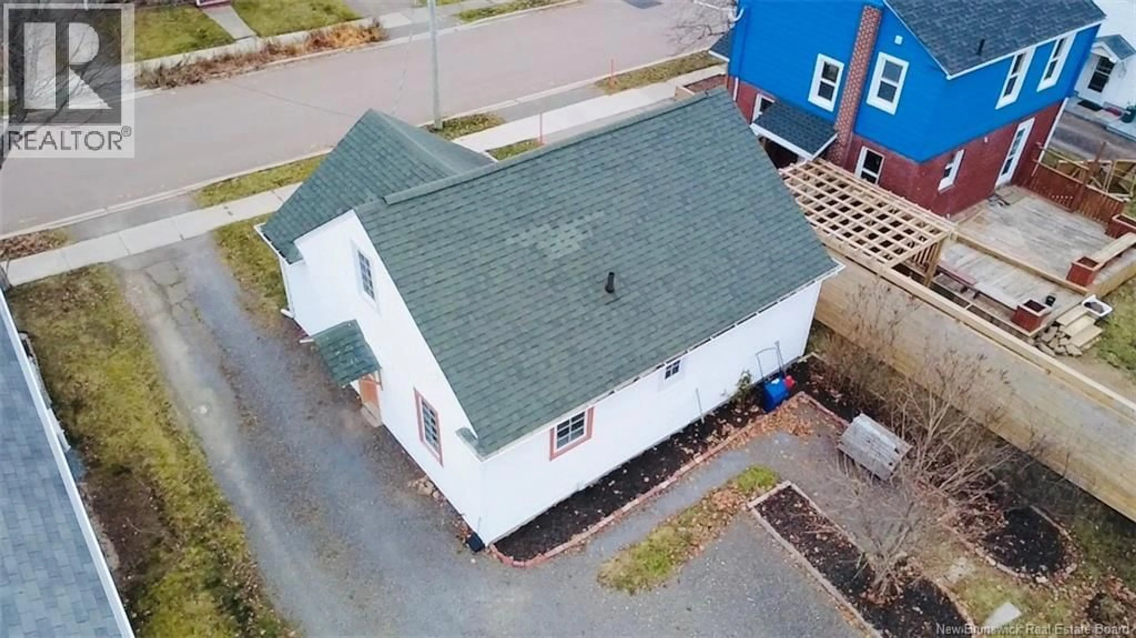 A pic from outside/outdoor area/front of a property/back of a property/a pic from drone, building for 101 MAPLE STREET, Moncton New Brunswick E1C6A2