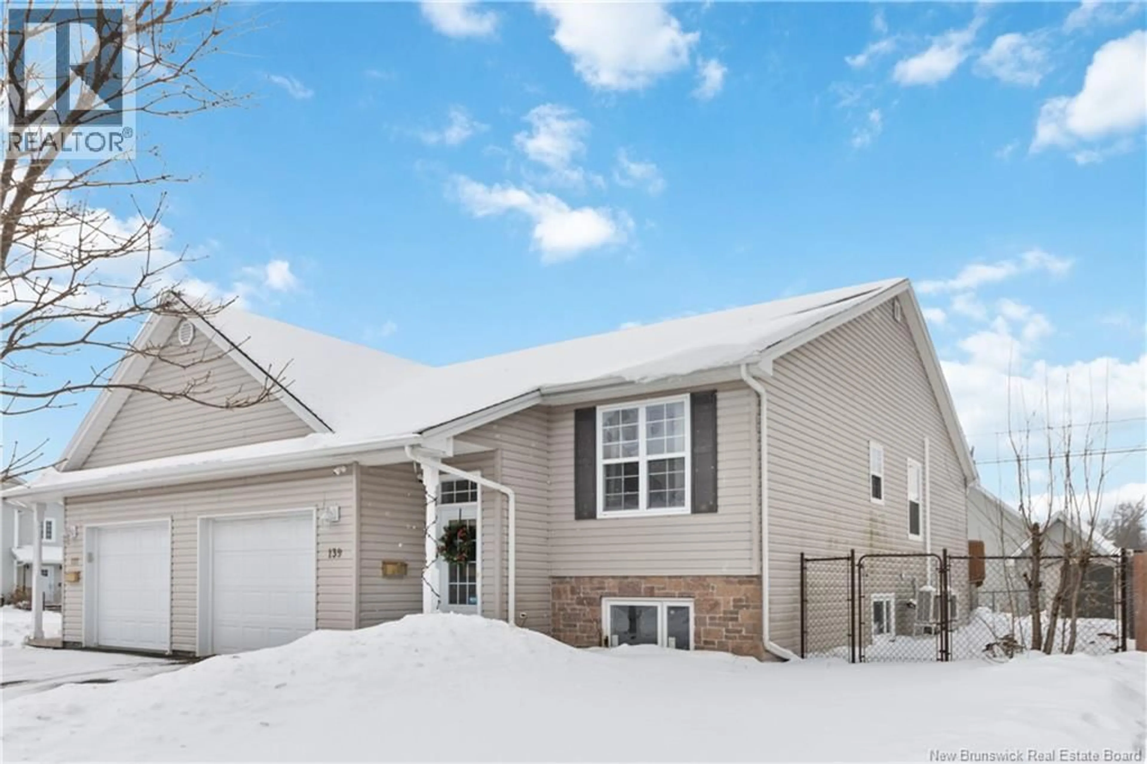 Home with vinyl exterior material, street for 139 MOUNT PLEASANT ROAD, Moncton New Brunswick E1G5J4