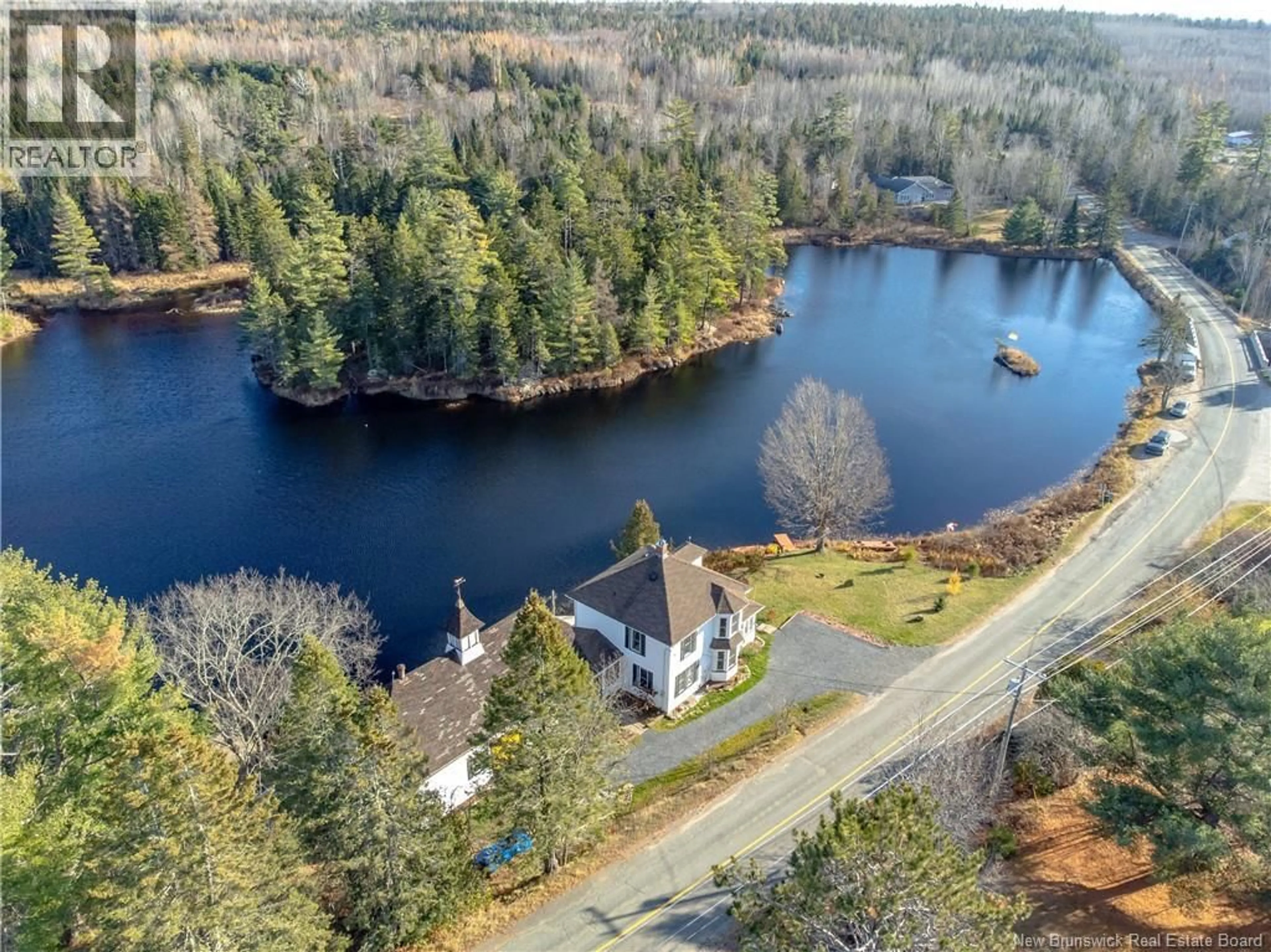 A pic from outside/outdoor area/front of a property/back of a property/a pic from drone, water/lake/river/ocean view for 3481 ROUTE 635, Harvey New Brunswick E6K1J7