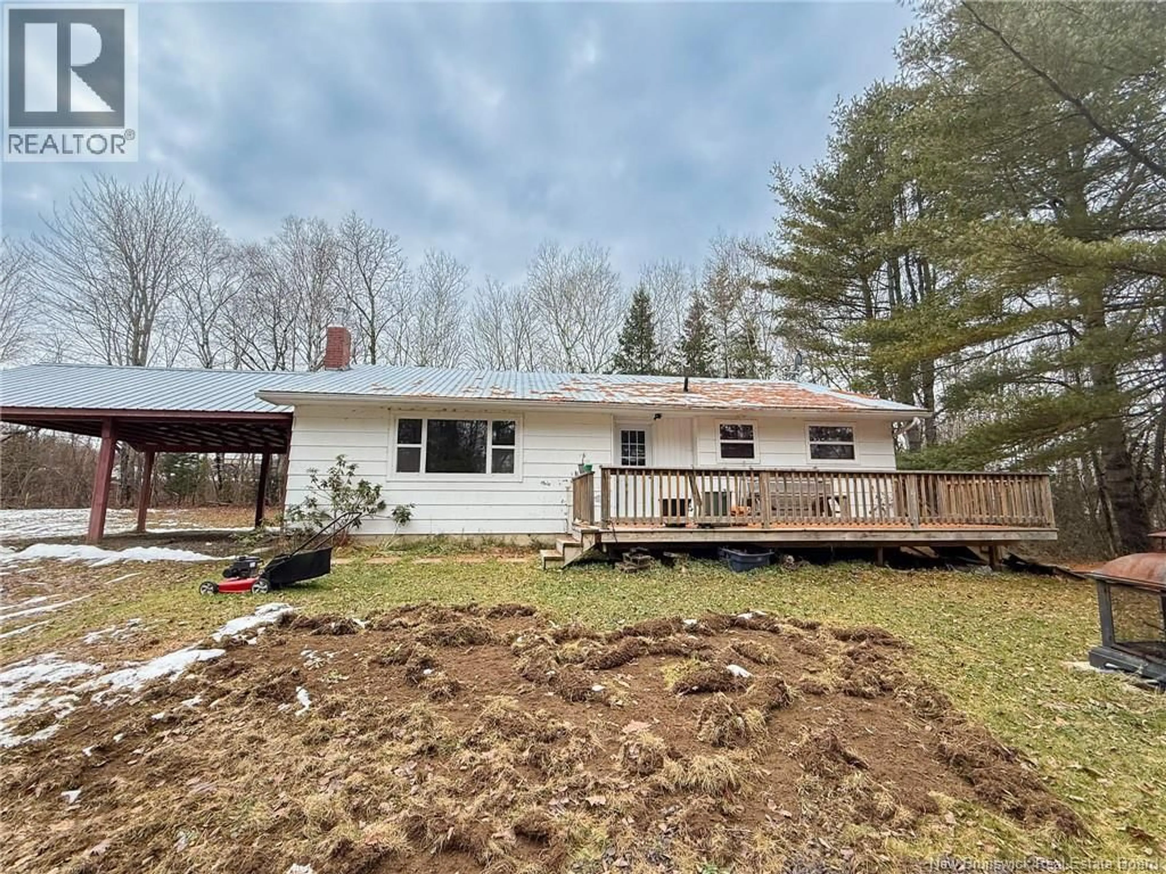 A pic from outside/outdoor area/front of a property/back of a property/a pic from drone, unknown for 11 BIRCH STREET, Florenceville-Bristol New Brunswick E7L2E7