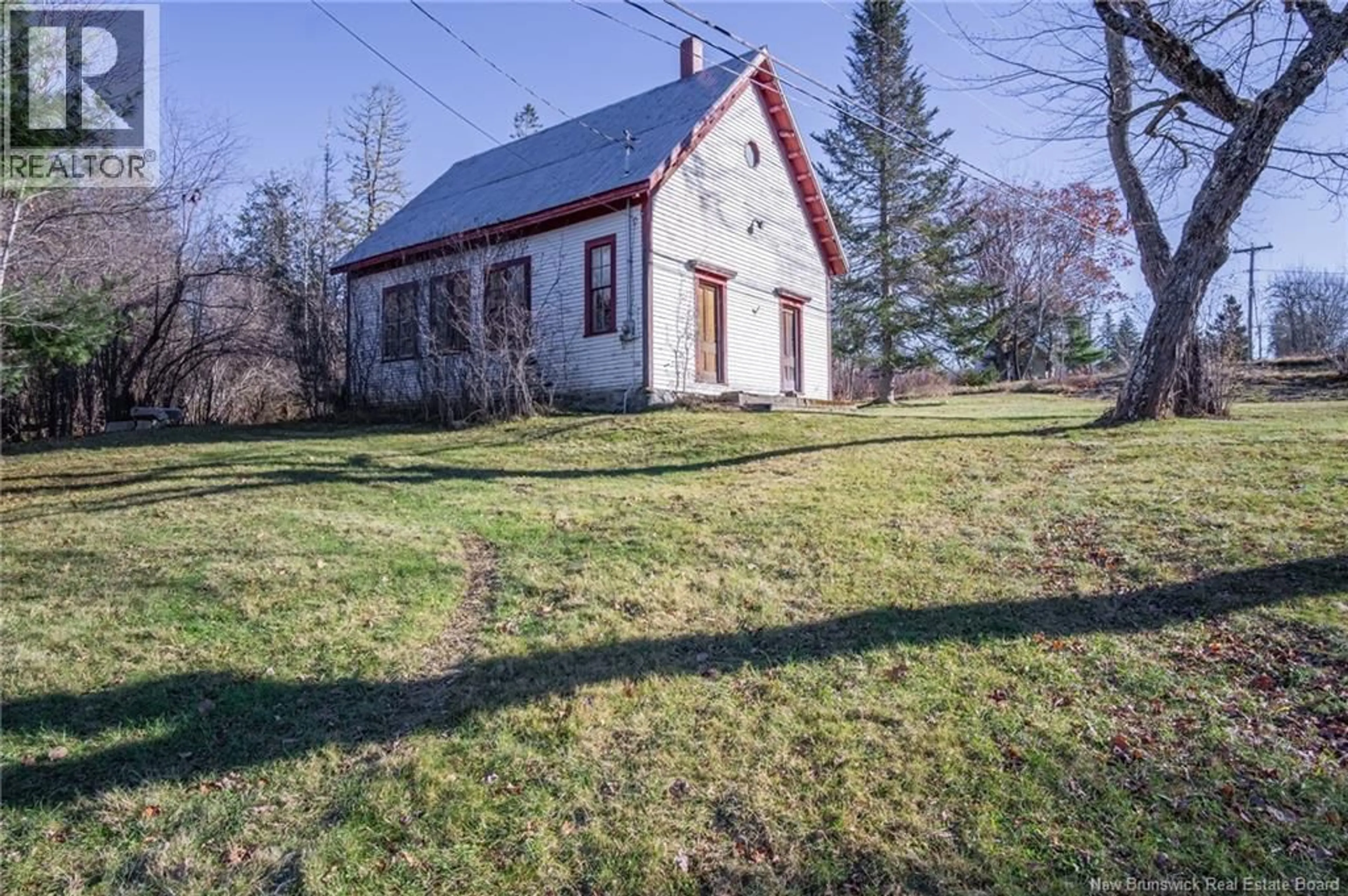 A pic from outside/outdoor area/front of a property/back of a property/a pic from drone, building for 296 LEDGE ROAD, Dufferin New Brunswick E3L3Z5