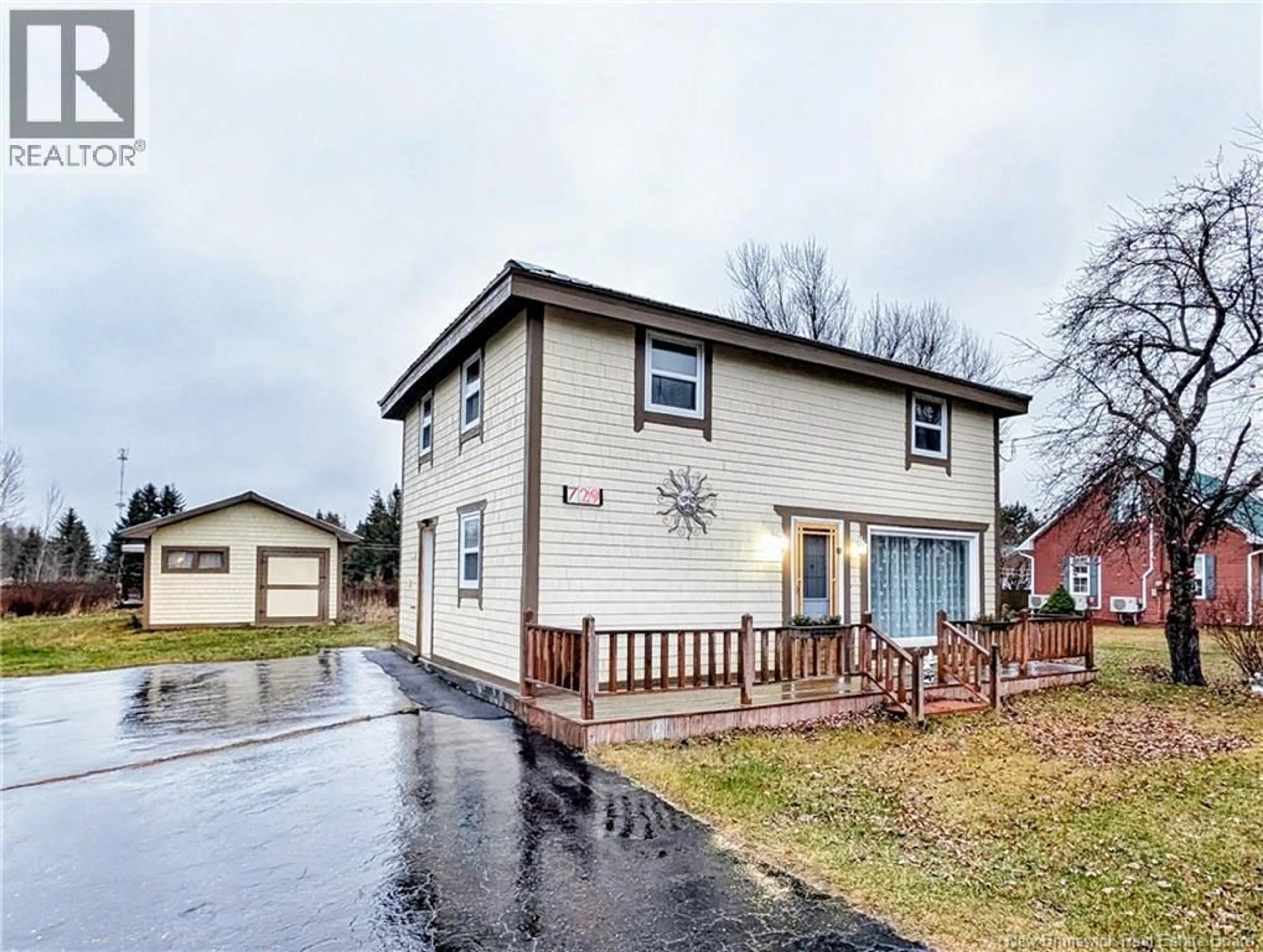 A pic from outside/outdoor area/front of a property/back of a property/a pic from drone, street for 729 SAINT-JOSEPH, Saint-Léolin New Brunswick E8N2N3