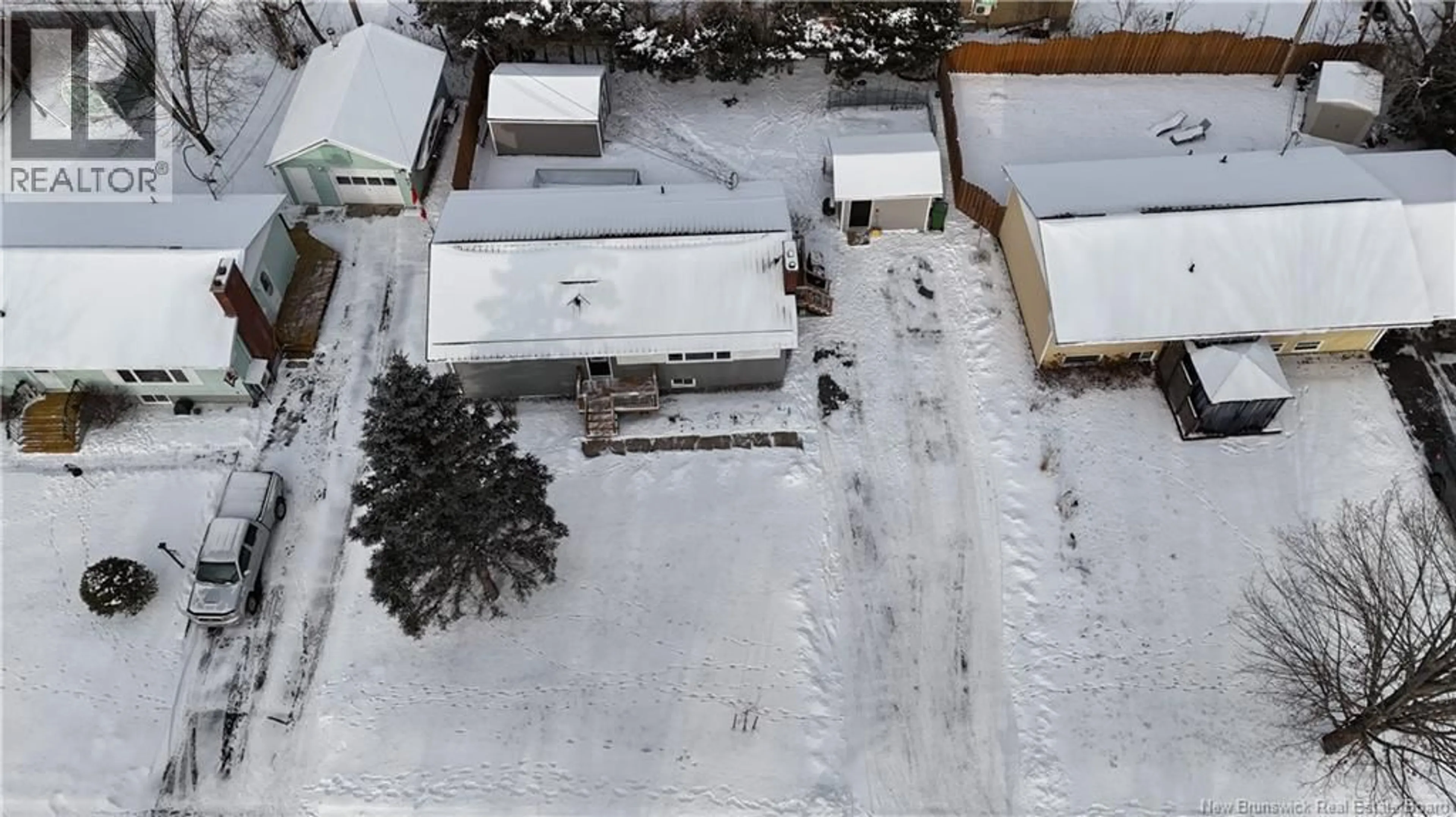 A pic from outside/outdoor area/front of a property/back of a property/a pic from drone, building for 28 HURON AVENUE, Fredericton New Brunswick E3A1J7