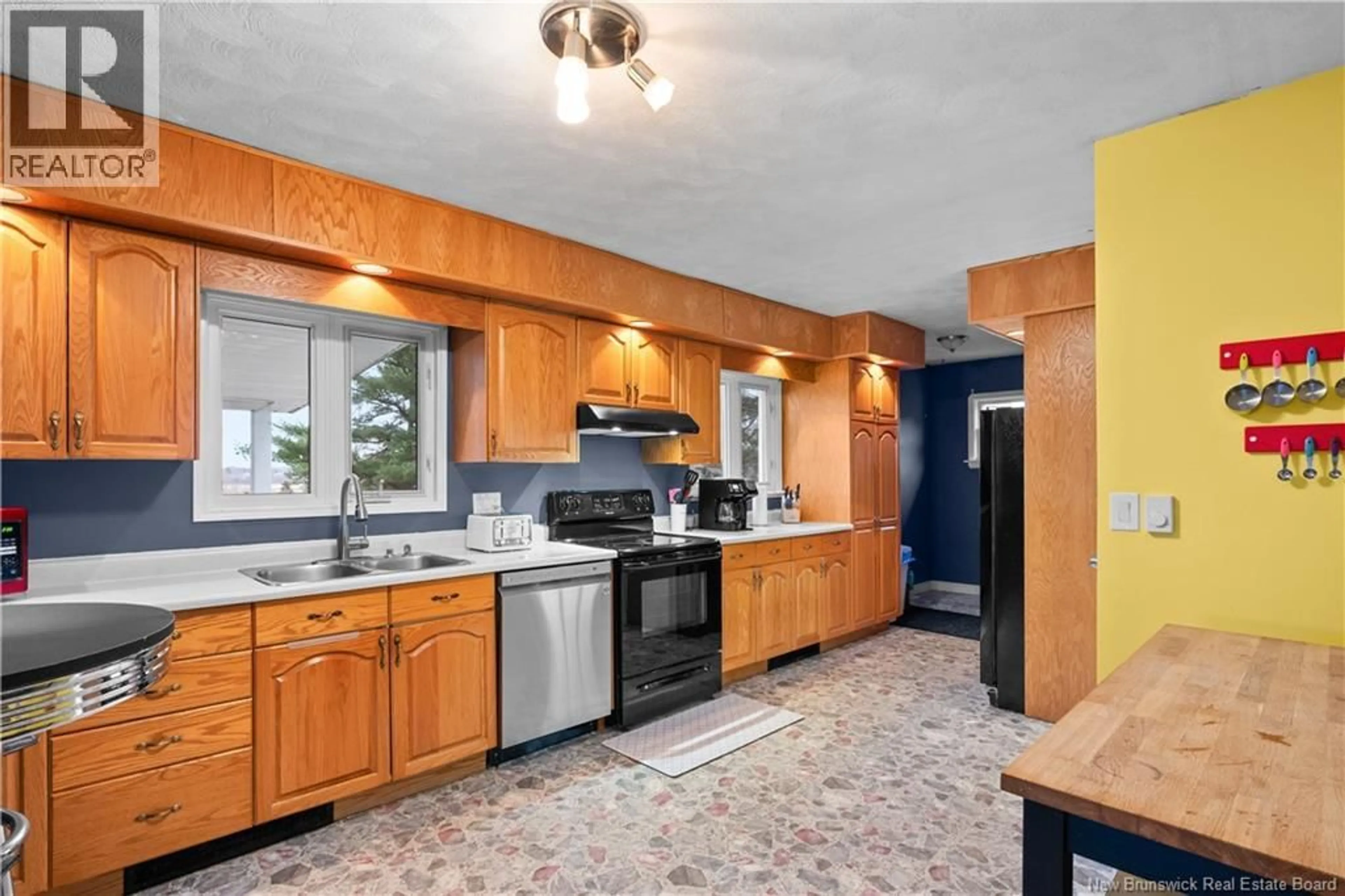 Standard kitchen, ceramic/tile floor for 695 HILLSBOROUGH ROAD, Riverview New Brunswick E1B3W1