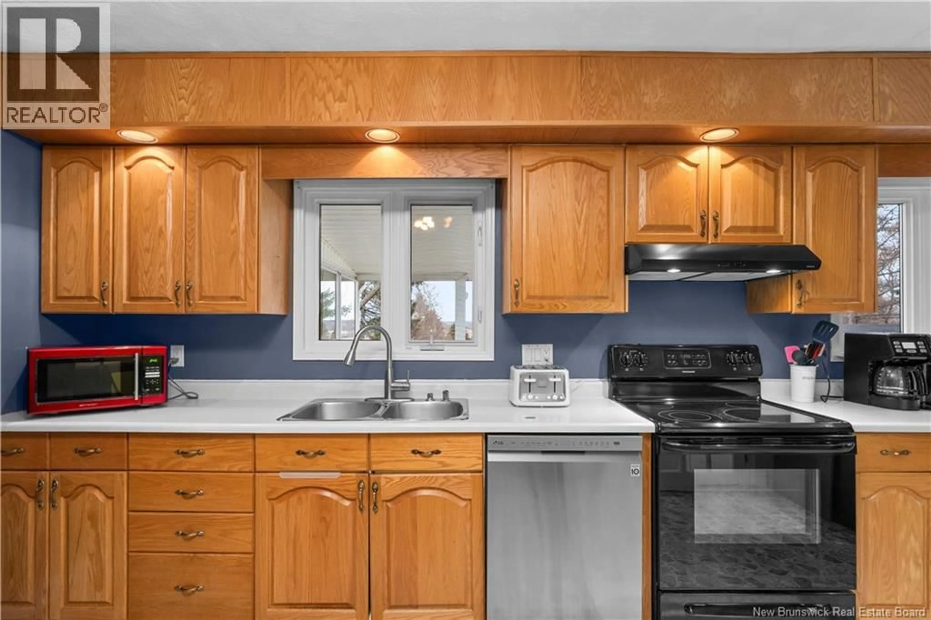 Standard kitchen, unknown for 695 HILLSBOROUGH ROAD, Riverview New Brunswick E1B3W1