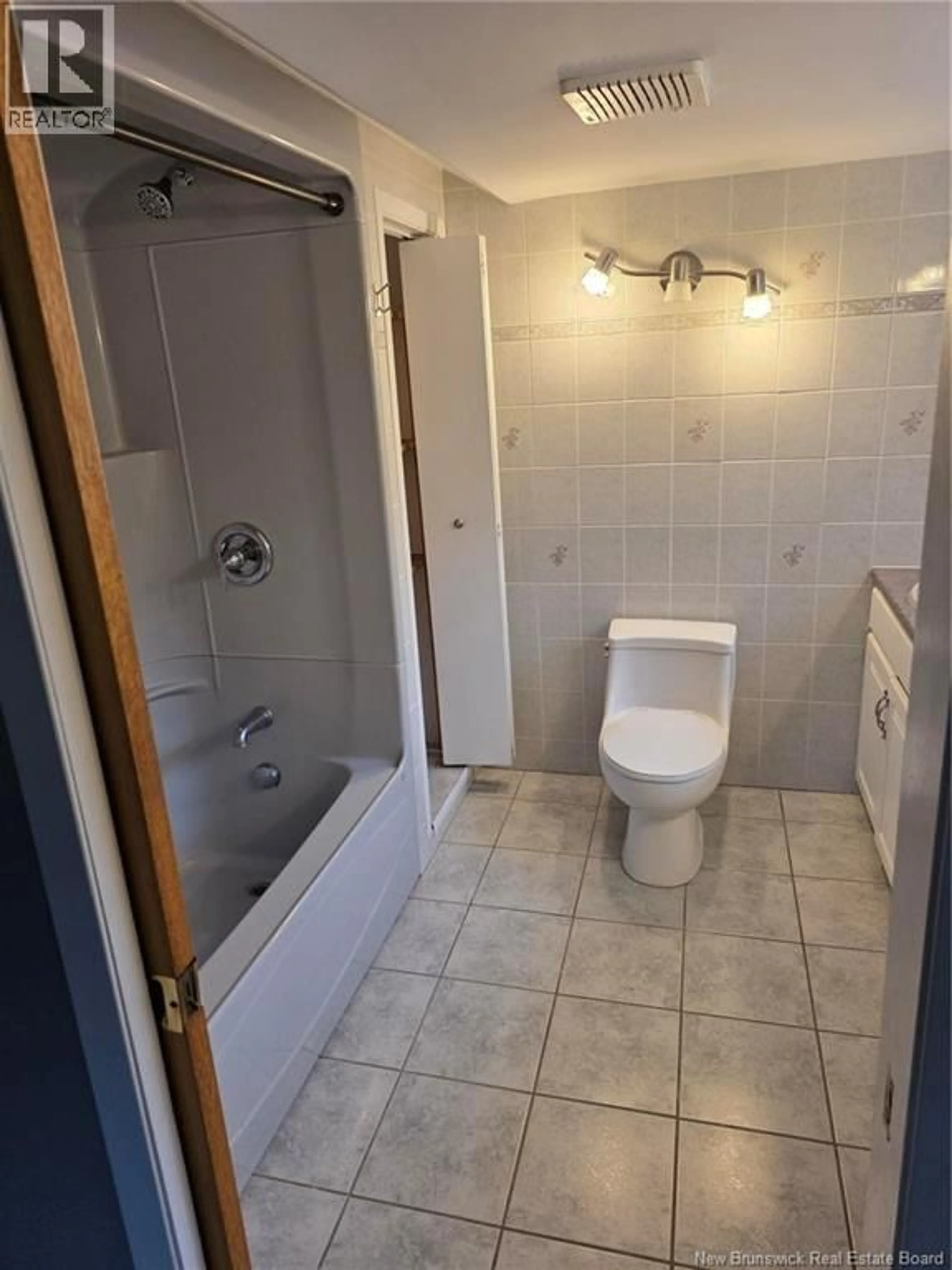Standard bathroom, unknown for 139 MAIN STREET, St George New Brunswick E5C3J8