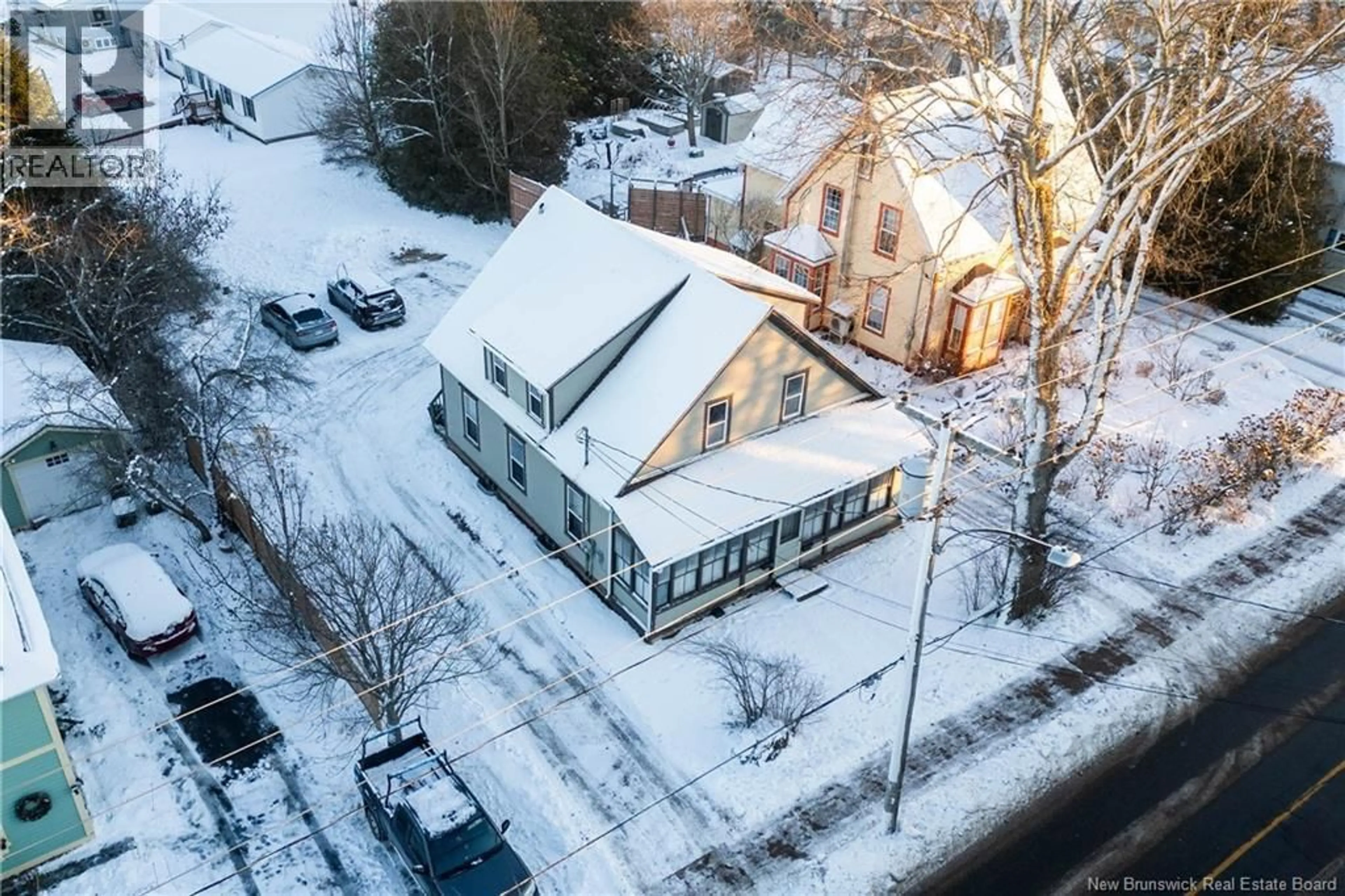 A pic from outside/outdoor area/front of a property/back of a property/a pic from drone, street for 72 SALEM STREET, Sackville New Brunswick E4L4J9