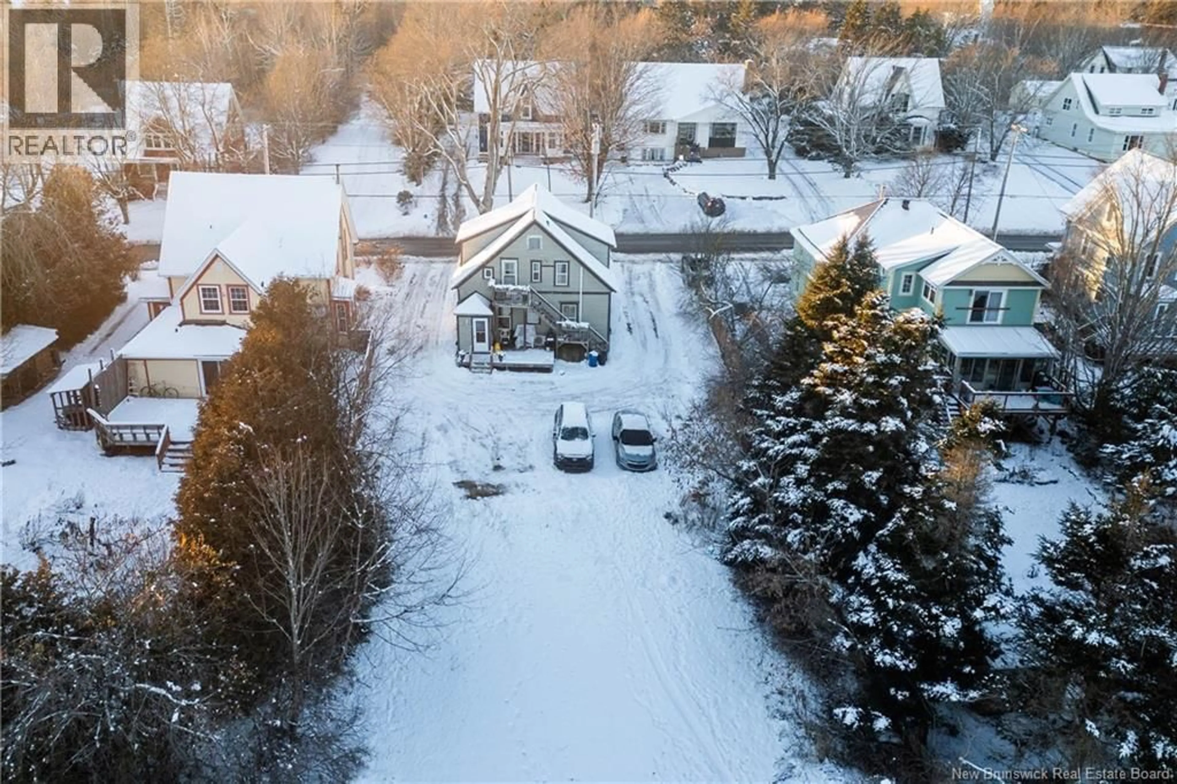 A pic from outside/outdoor area/front of a property/back of a property/a pic from drone, street for 72 SALEM STREET, Sackville New Brunswick E4L4J9