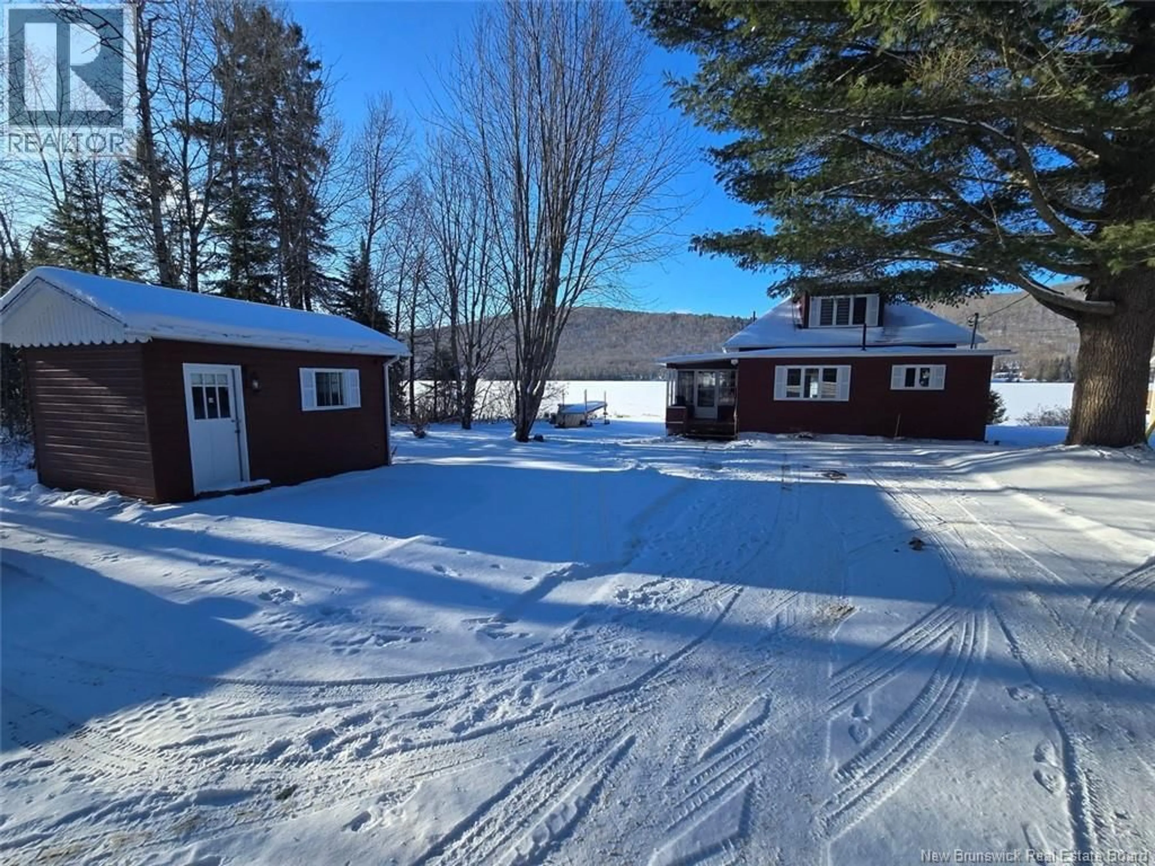 A pic from outside/outdoor area/front of a property/back of a property/a pic from drone, unknown for 1040 ROUTE 215, Saint-François-de-Madawaska New Brunswick E7A1G9