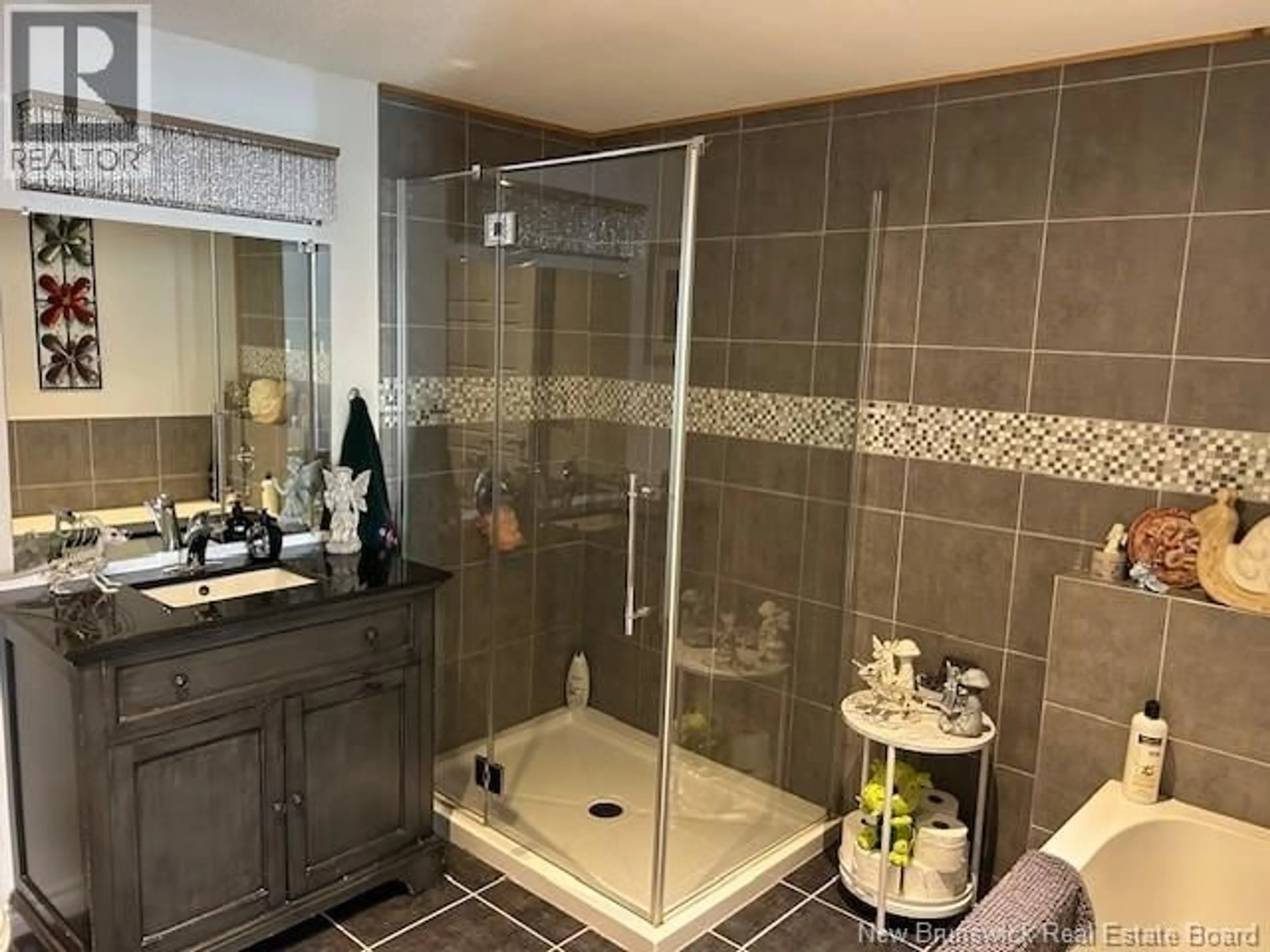 Contemporary bathroom, ceramic/tile floor for 39 CARROLL STREET, Bouctouche New Brunswick E4S2Y1