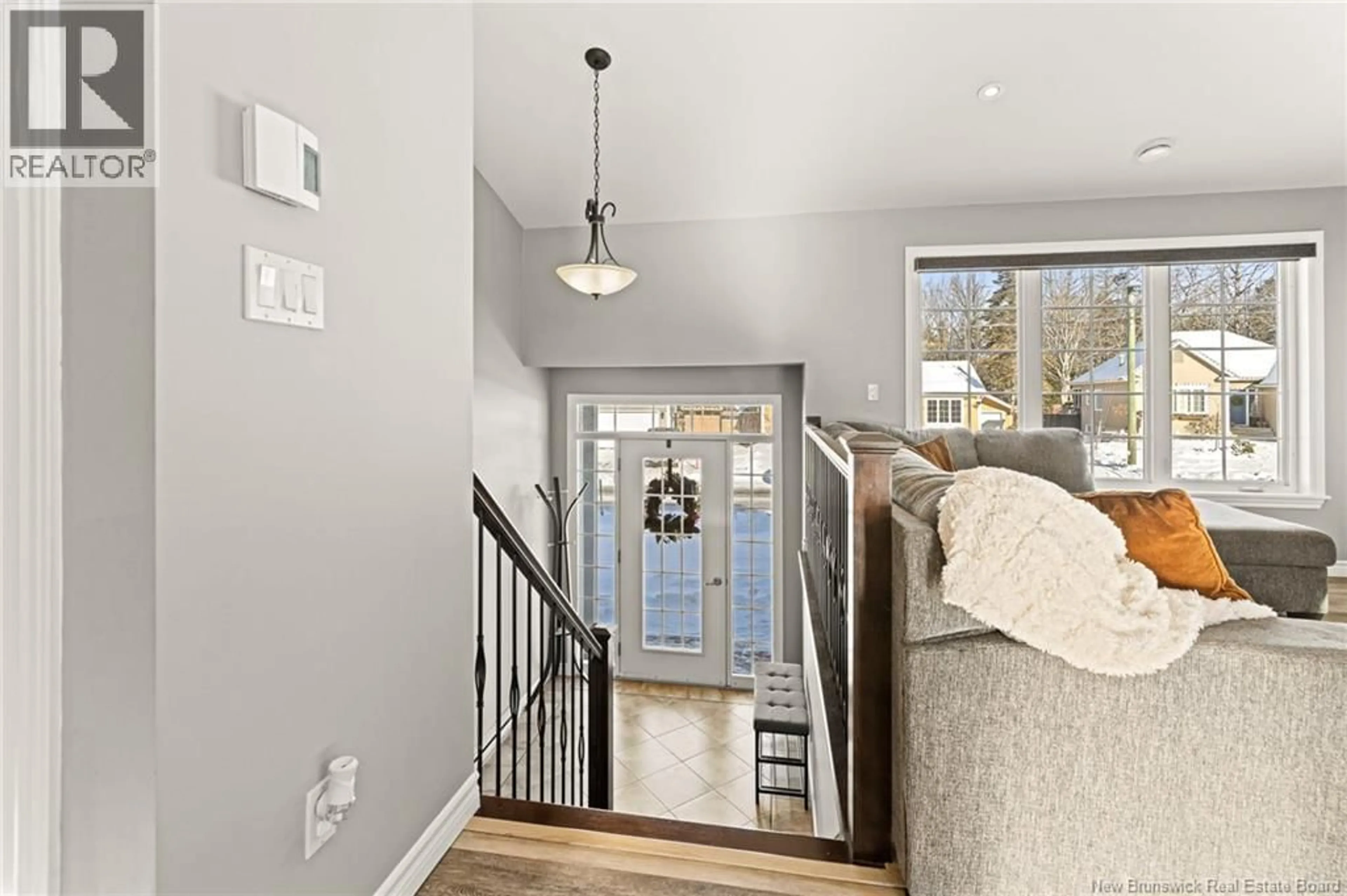 Indoor entryway for 229 DU MOULIN, Dieppe New Brunswick E1A0Y3