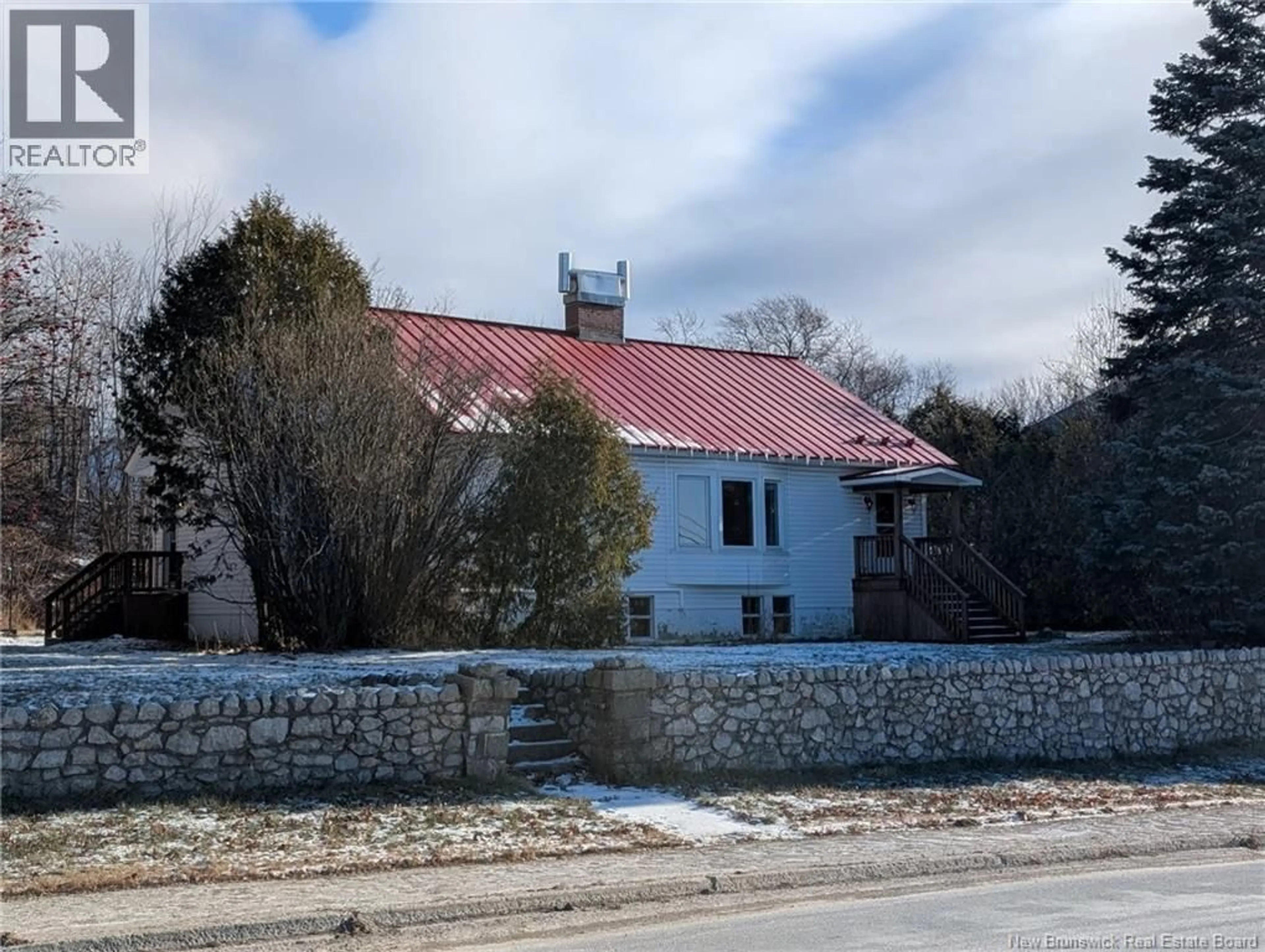 A pic from outside/outdoor area/front of a property/back of a property/a pic from drone, building for 775 MURRAY, Bathurst New Brunswick E2A1V3