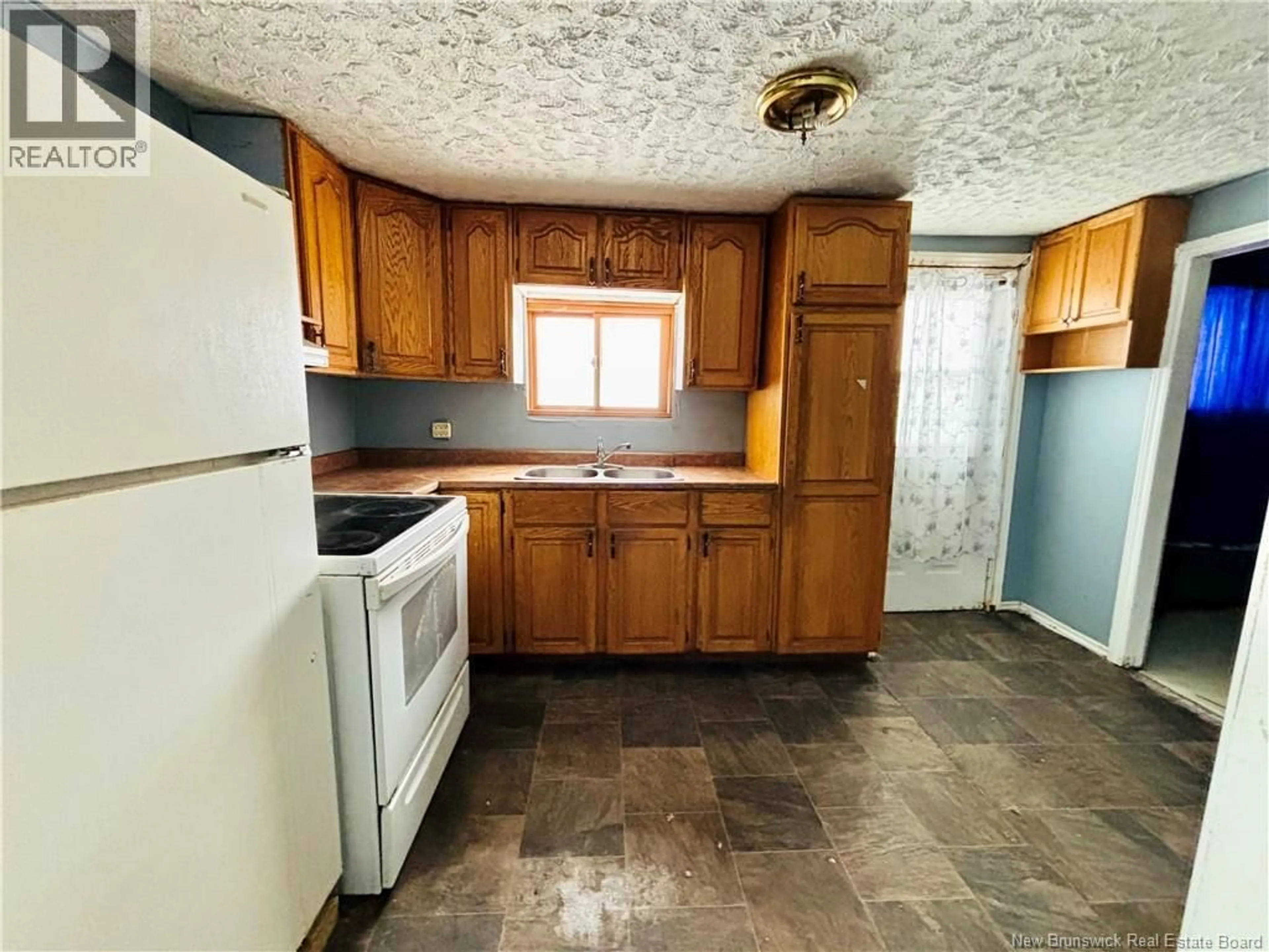 Standard kitchen, unknown for 258 SLOPE ROAD, Minto New Brunswick E4B3G8