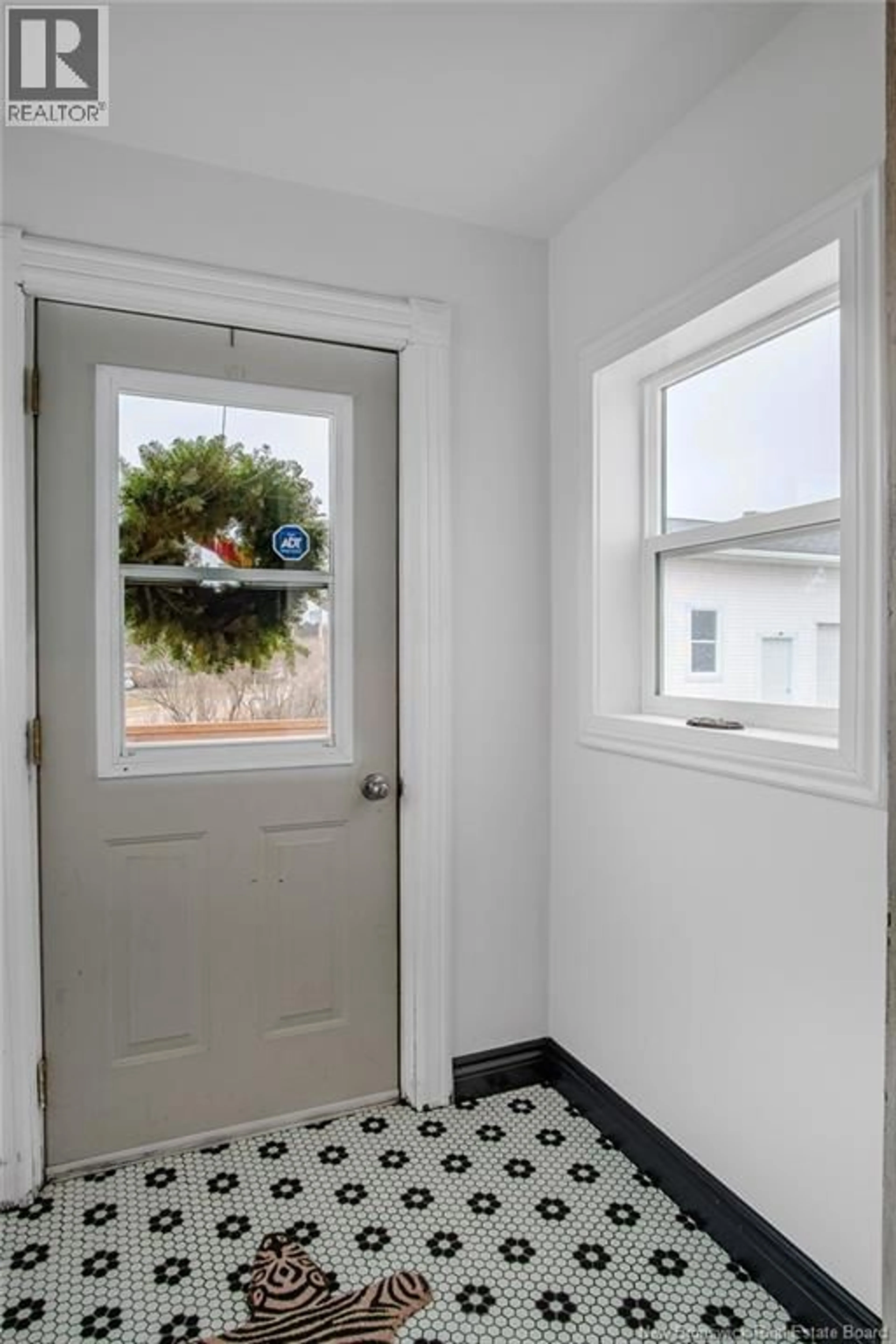 Indoor entryway for 754 SAND COVE ROAD, Saint John New Brunswick E2M3E1