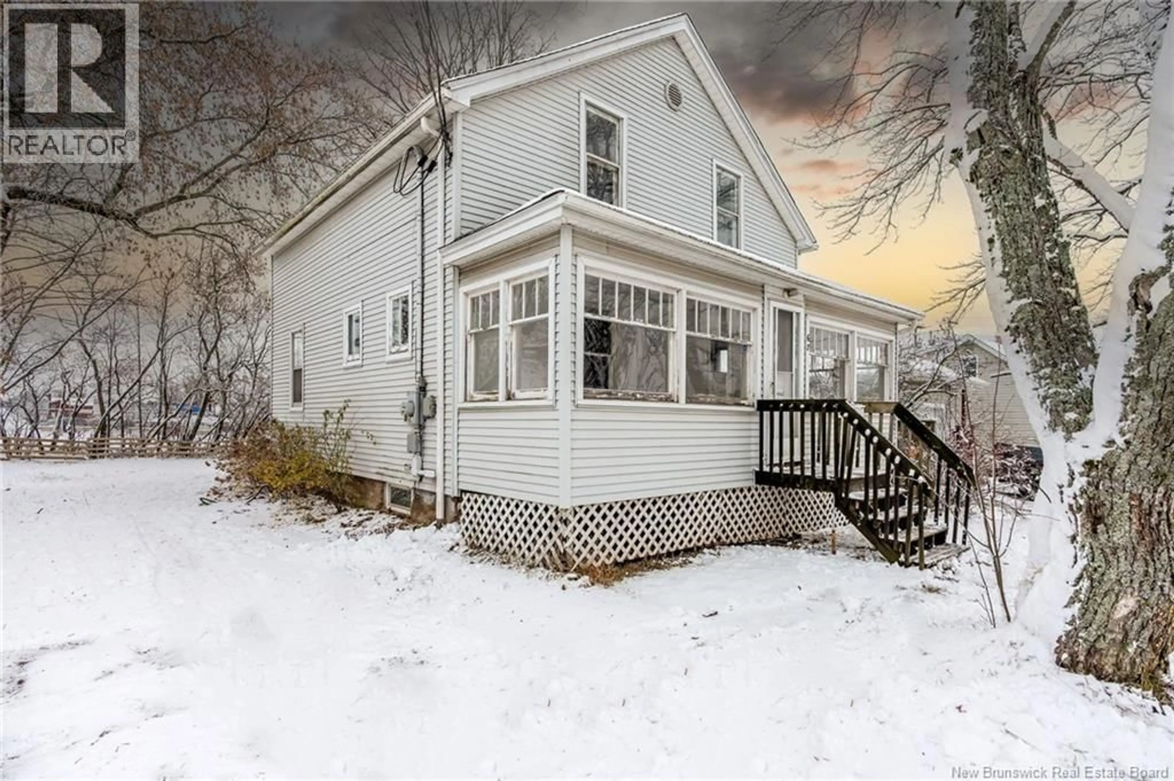 Home with vinyl exterior material, street for 67 OAKLAND AVENUE, Moncton New Brunswick E1C7N9