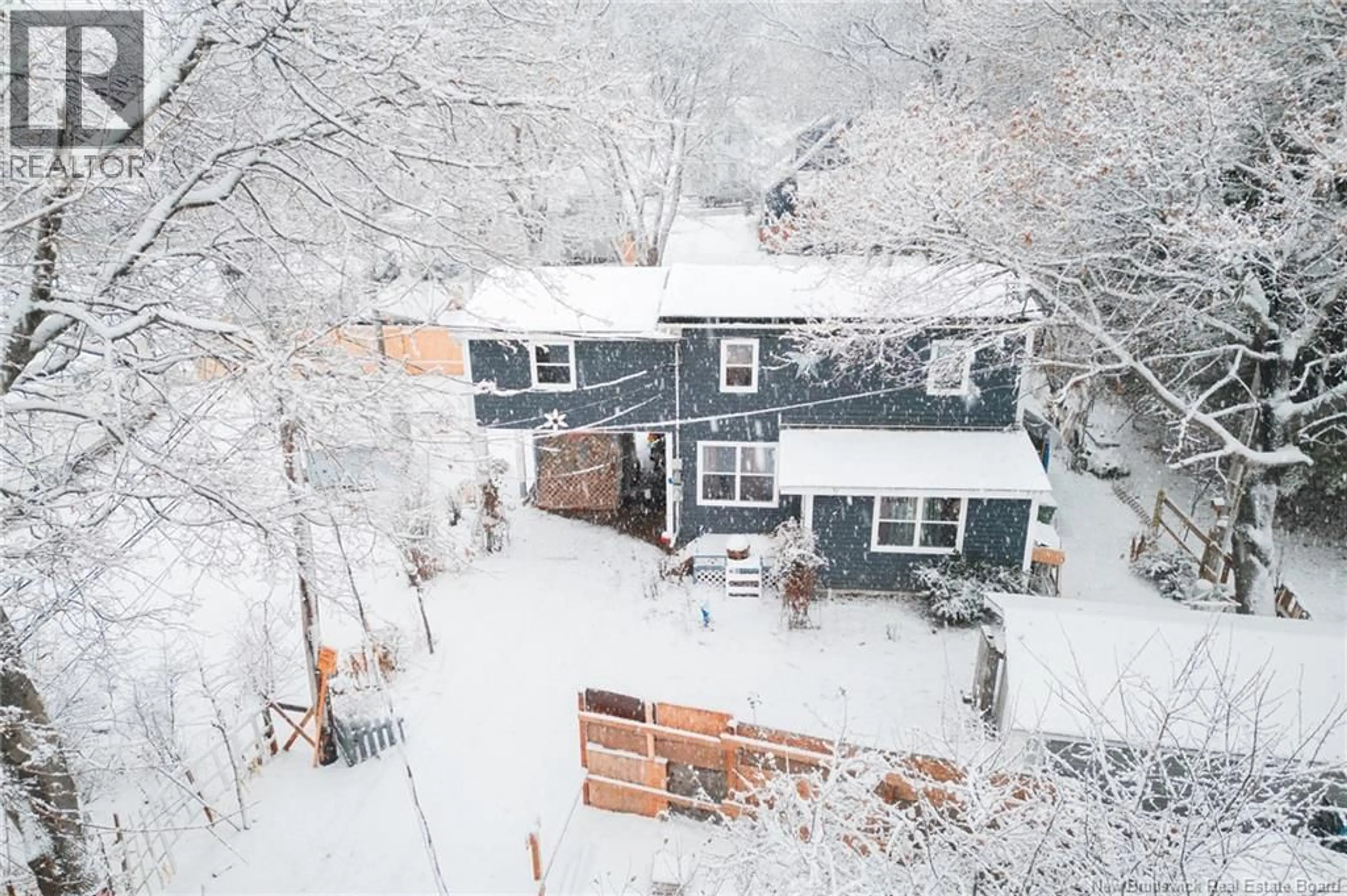 A pic from outside/outdoor area/front of a property/back of a property/a pic from drone, street for 8 RUE DE LEGLISE, Bouctouche New Brunswick E4S2Z7