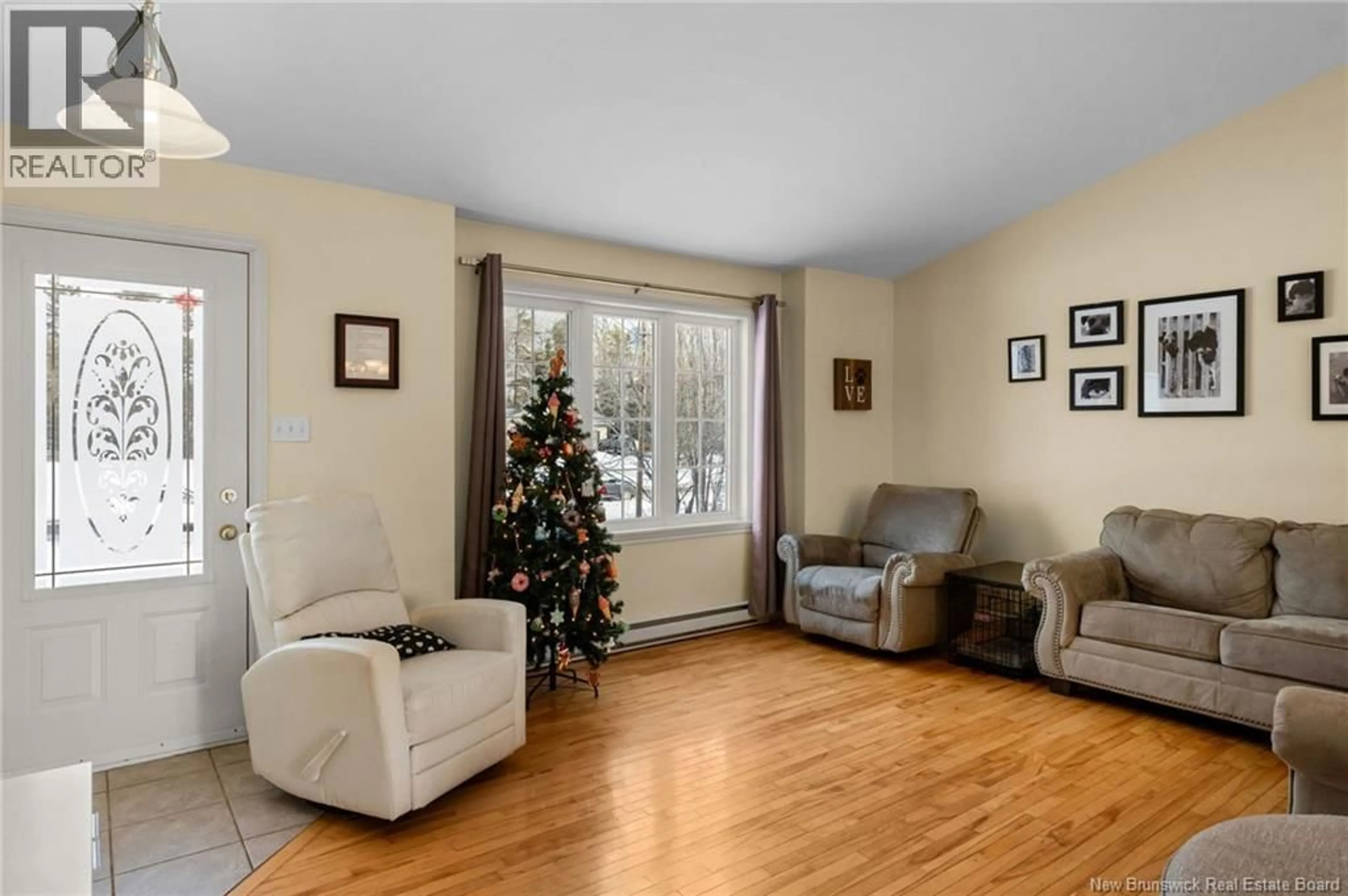 Living room with furniture, unknown for 58 GERVIC CRESCENT, Grand-Barachois New Brunswick E4P7N8