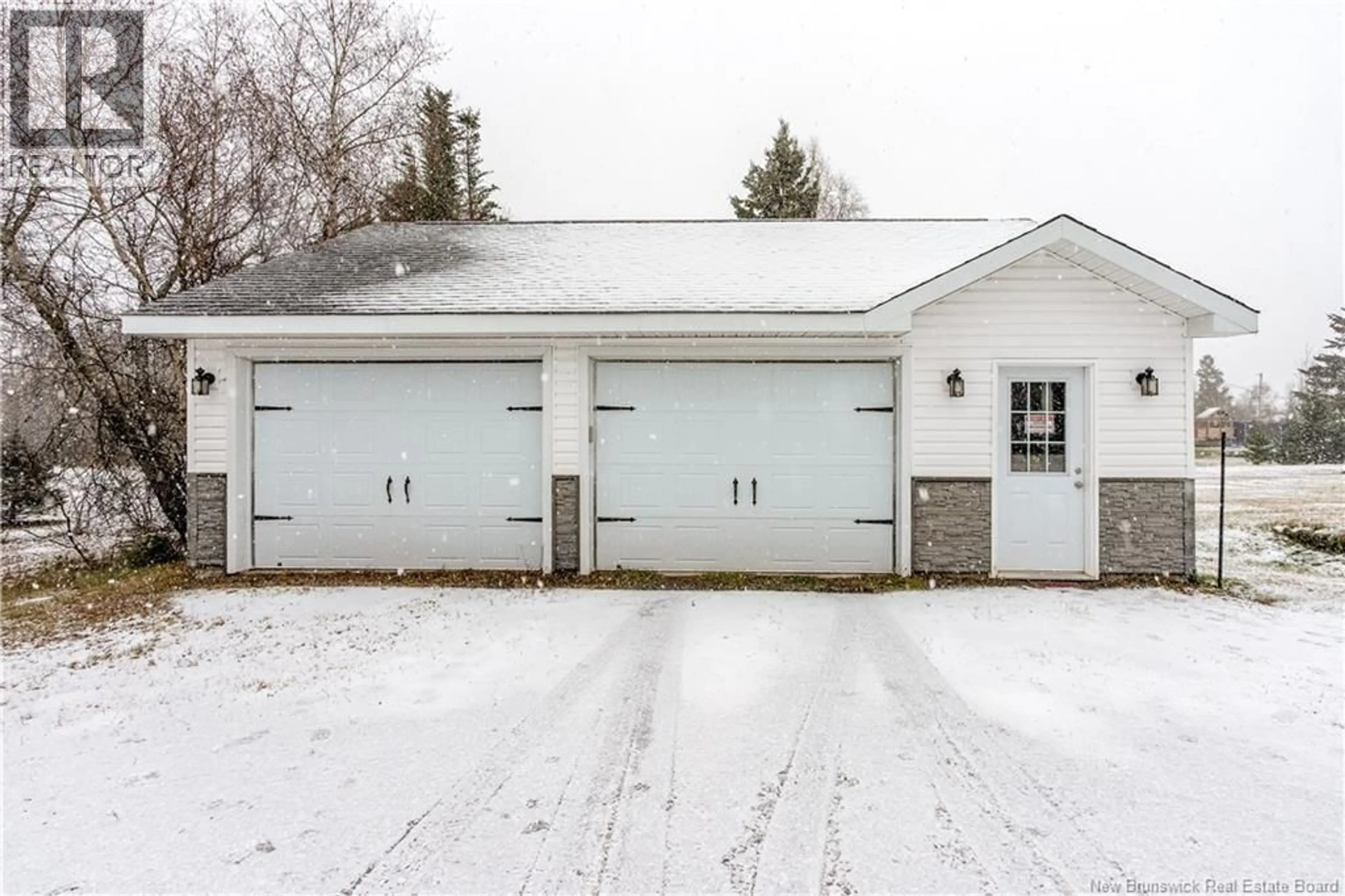 Indoor garage for 21 DES PERDRIX COURT, Barachois New Brunswick E4P7H6