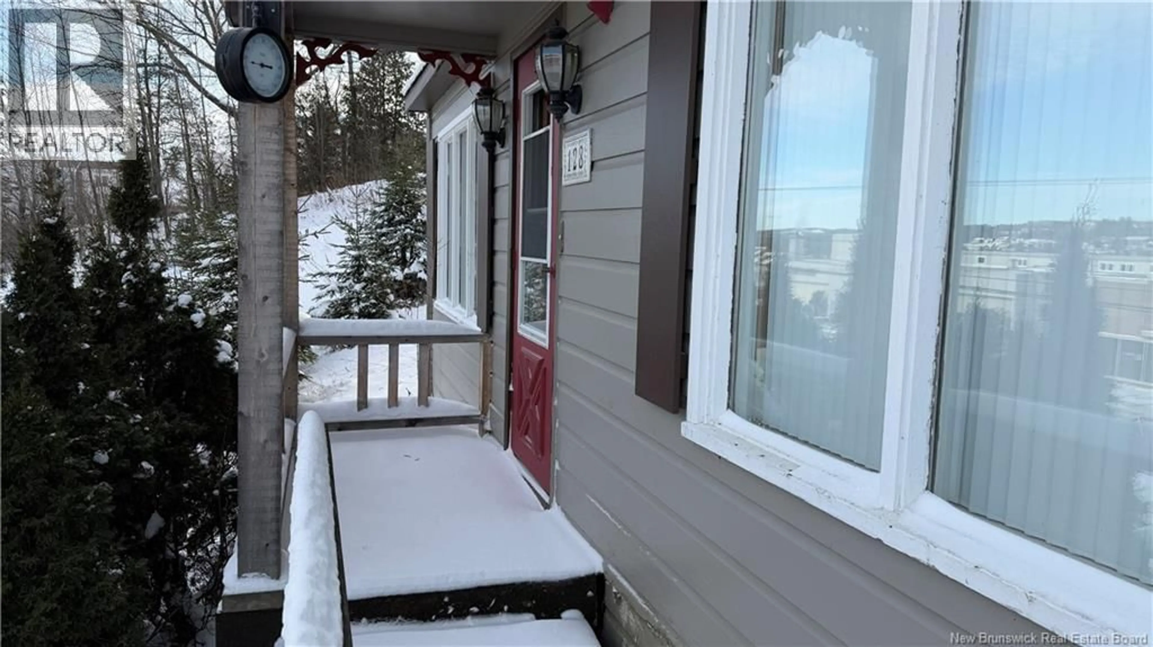 Patio, street for 128 CANADA STREET, Edmundston New Brunswick E3V1V8