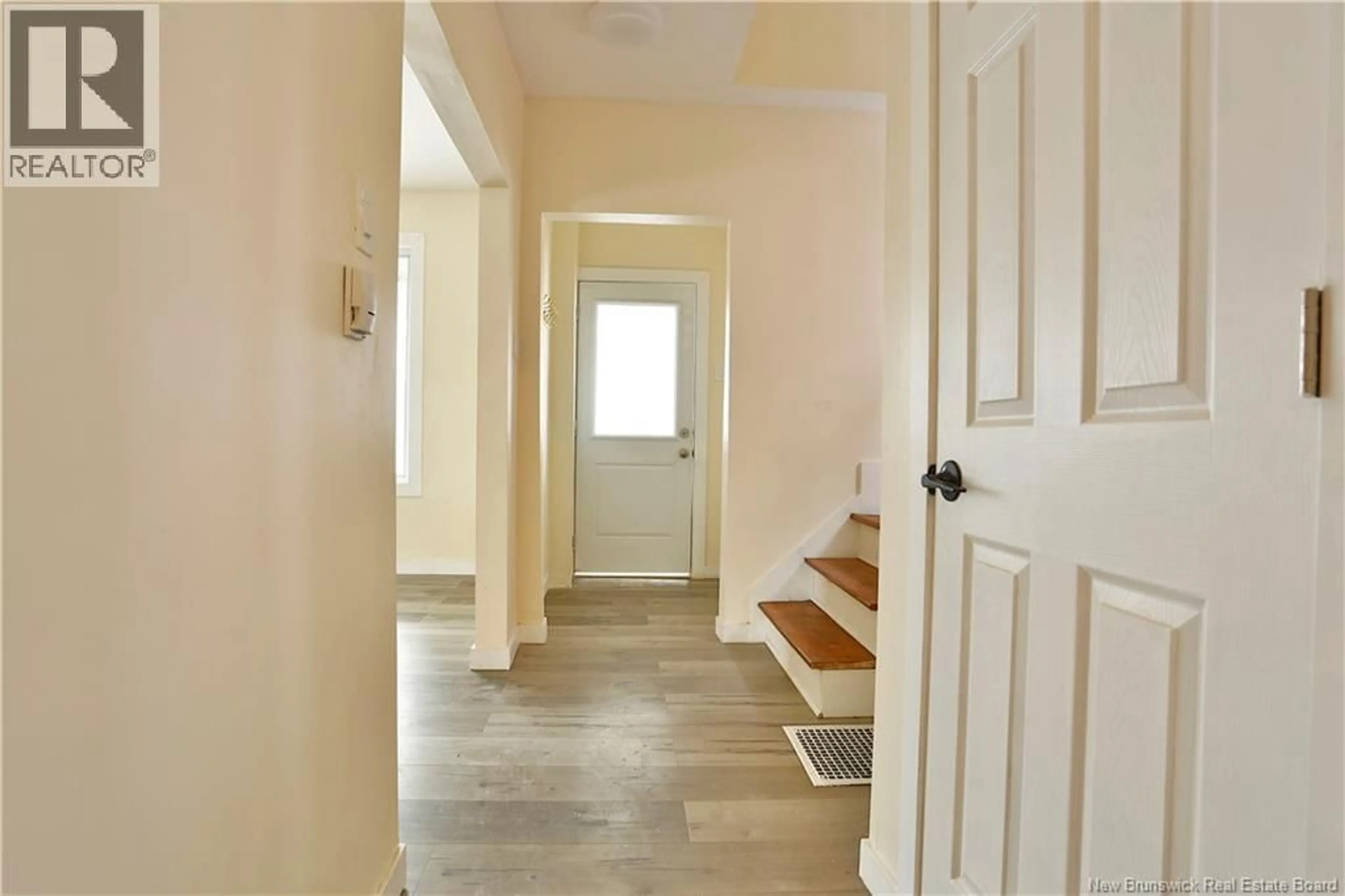 Indoor entryway for 15 LOCKHART AVENUE, Moncton New Brunswick E1C6R2