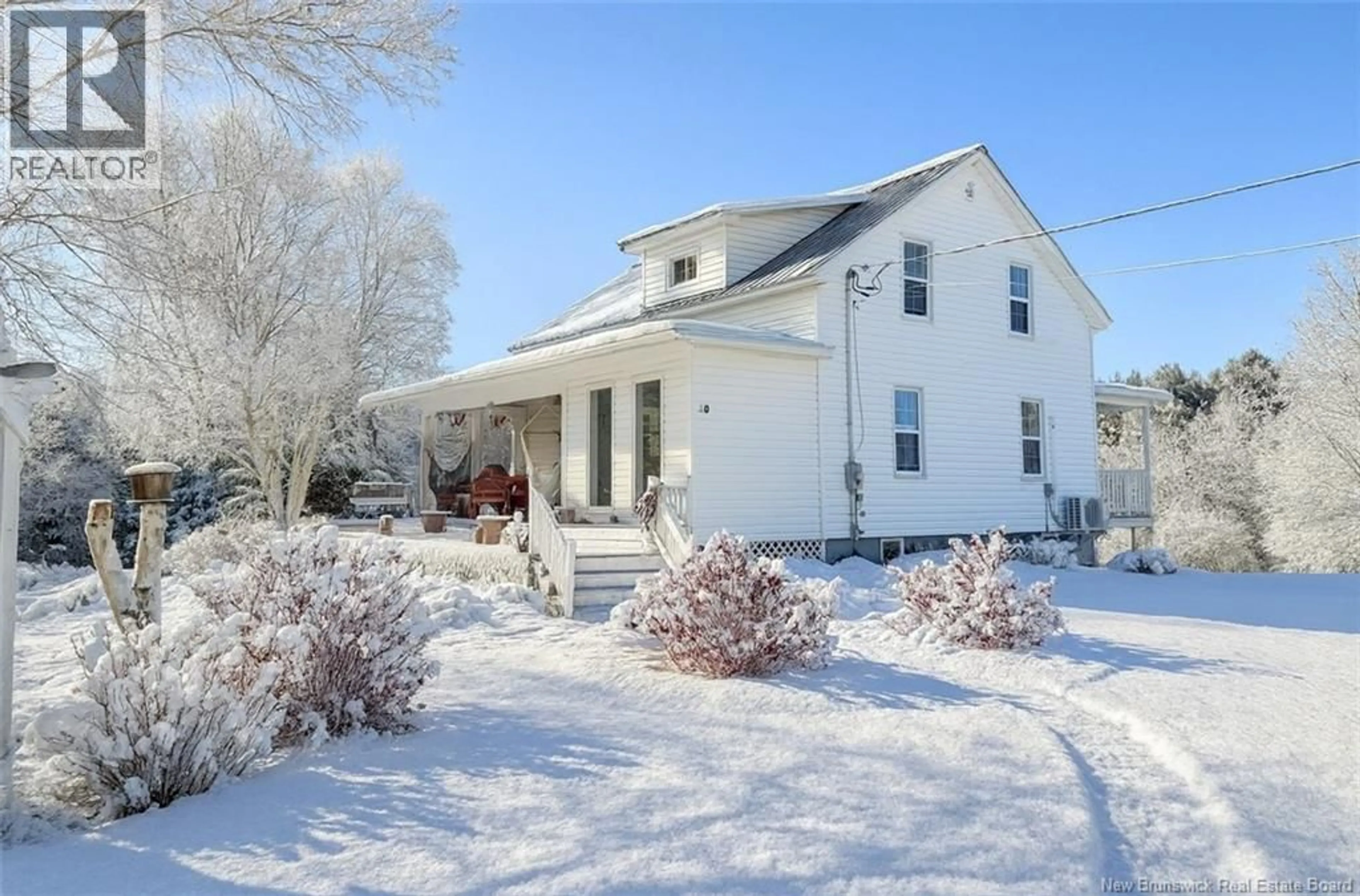 A pic from outside/outdoor area/front of a property/back of a property/a pic from drone, street for 30 SMITH HEIGHTS, Wicklow New Brunswick E7L3W9