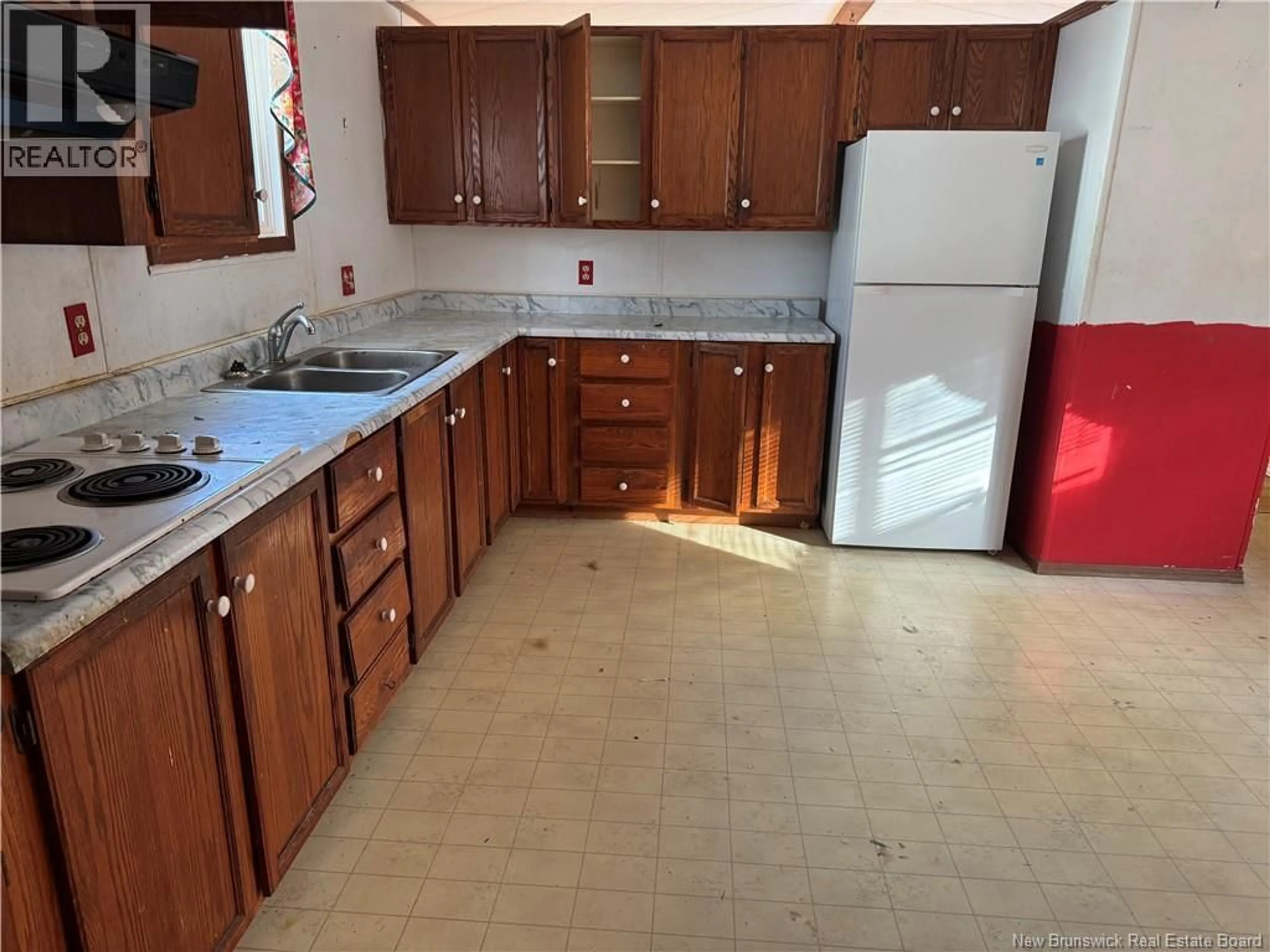 Standard kitchen, unknown for 12 POULIN DRIVE, Woodstock New Brunswick E7M2L8