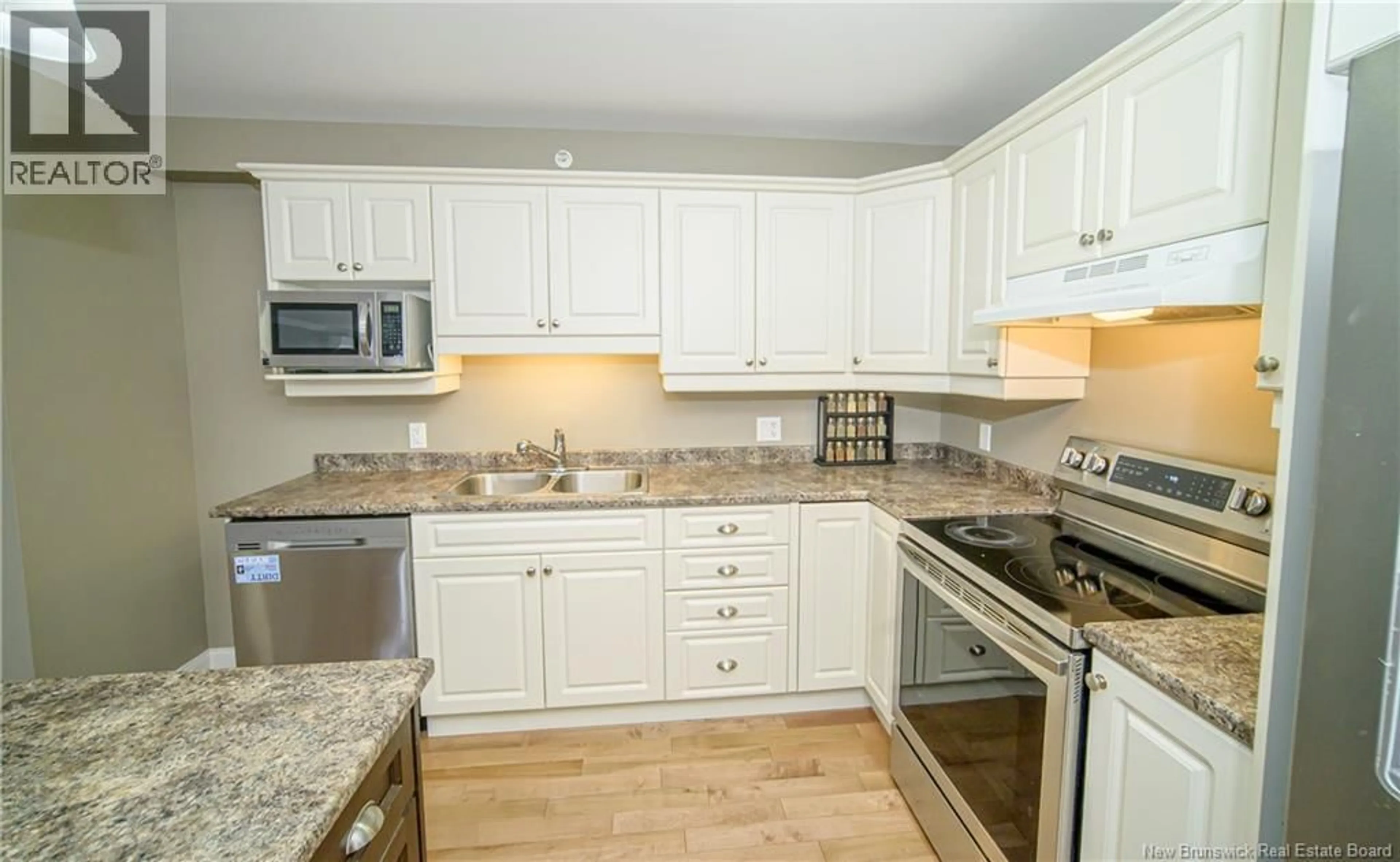 Standard kitchen, ceramic/tile floor for 409 - 65 BRAYSON BOULEVARD, Oromocto New Brunswick E2V0J2