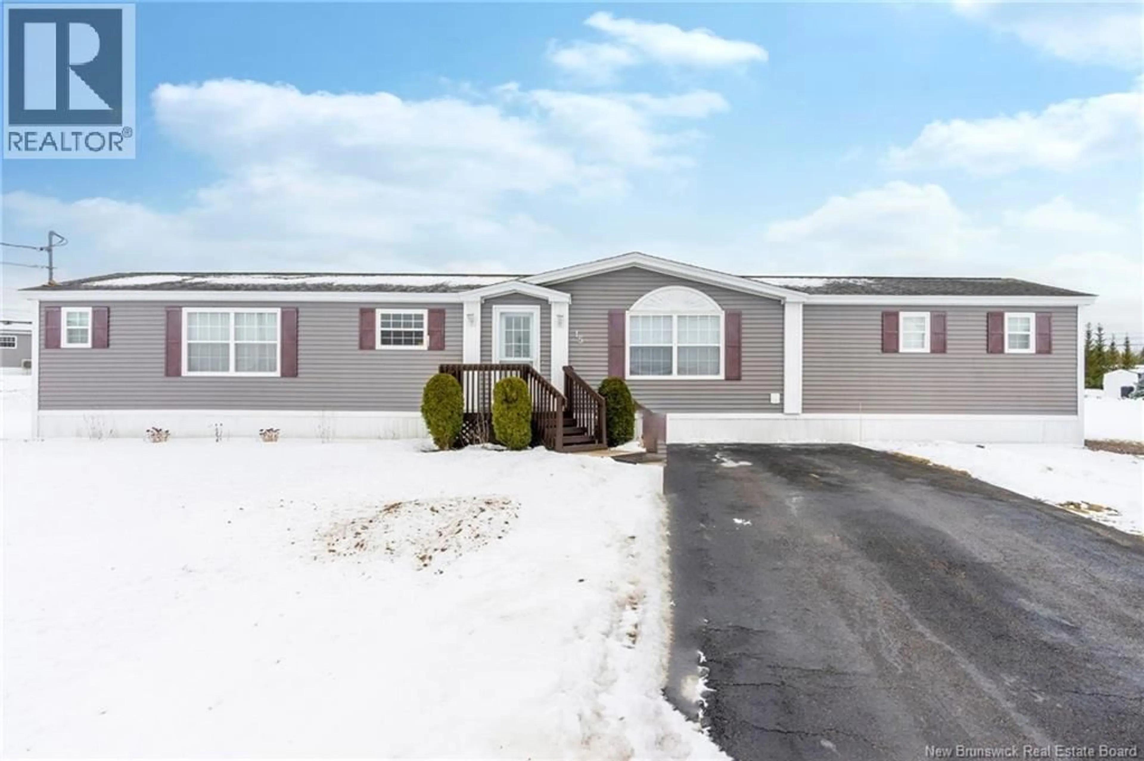 Home with vinyl exterior material, unknown for 15 SPRINGFIELD COURT, Riverview New Brunswick E1B0C9