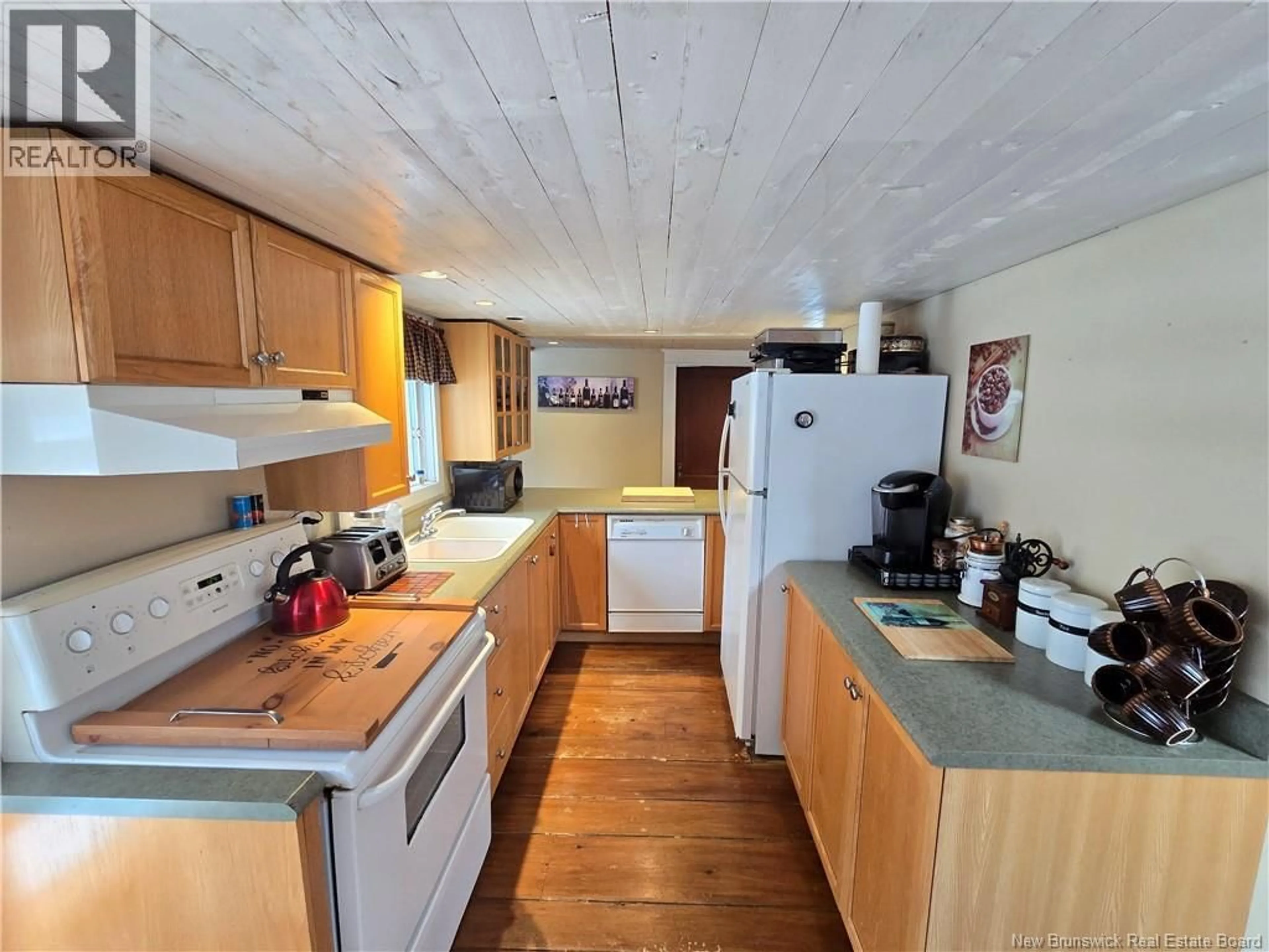 Standard kitchen, wood/laminate floor for 2000 NEPISIGUIT FALLS, Nepisiguit Falls New Brunswick E8A6W8