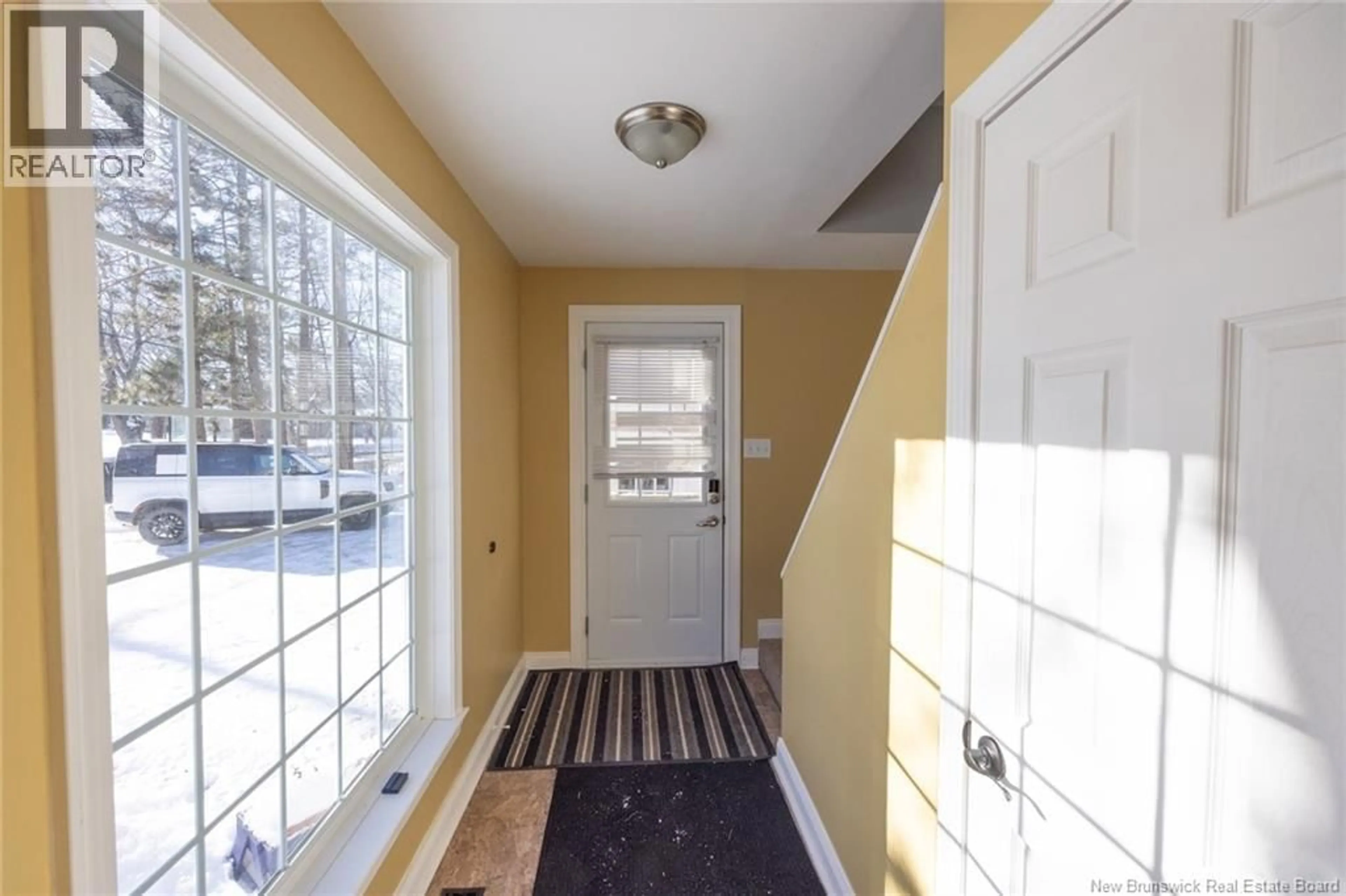 Indoor entryway for 69 WATTERS DRIVE, Fredericton New Brunswick E3A3S9