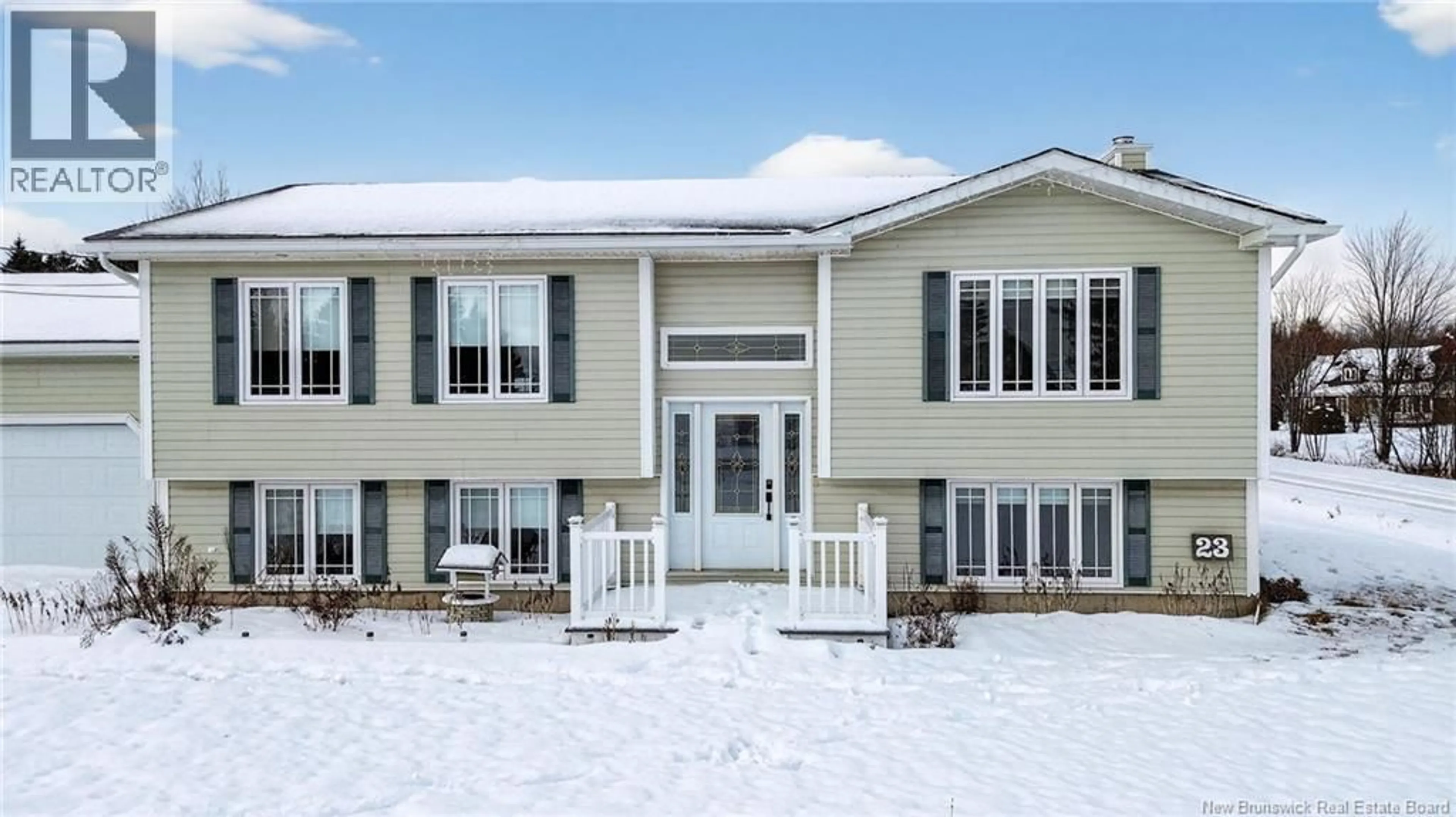 Home with vinyl exterior material, building for 23 LIONEL MAILLET DRIVE, Bouctouche Bay New Brunswick E4S4M5
